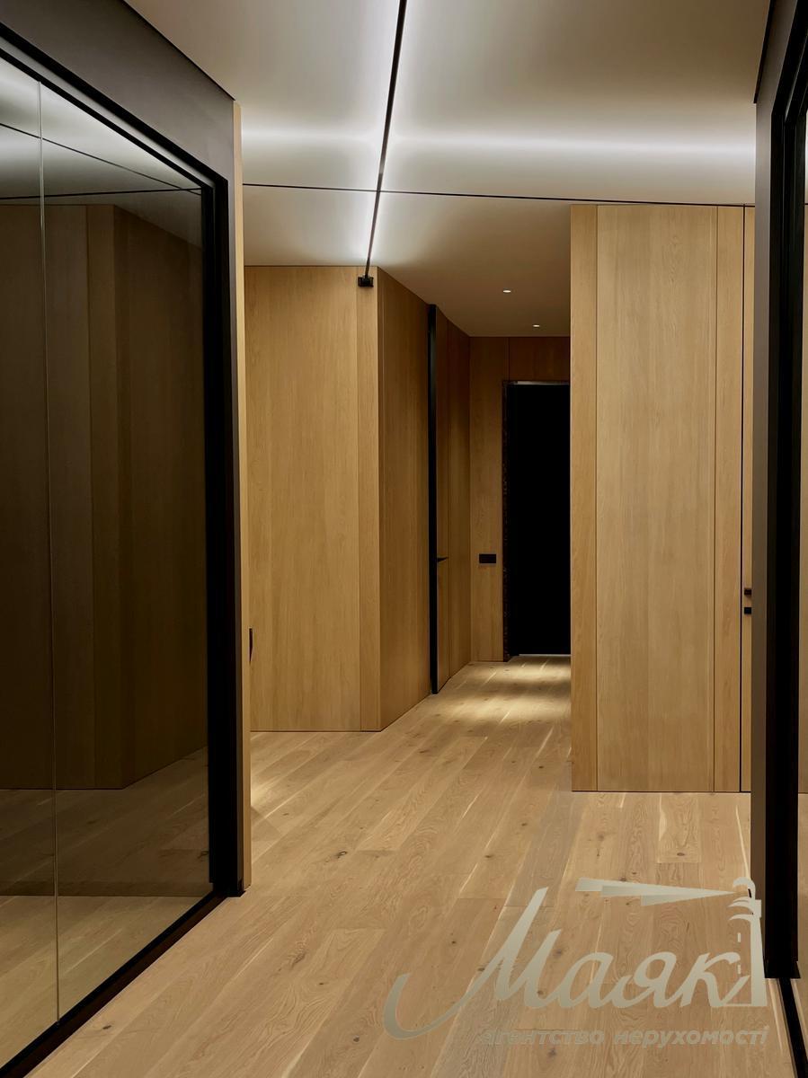 Продаж офісу преміум-класу 162 м² у БЦ Carnegie Tower, Київ