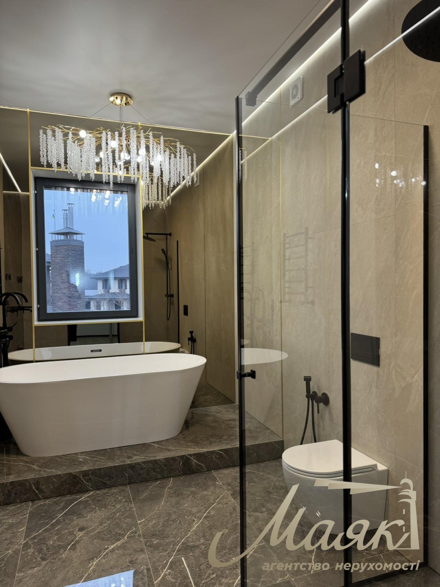 Продажа дома 286 м2  в с.Ходосовка КГ ВИТАГРАД