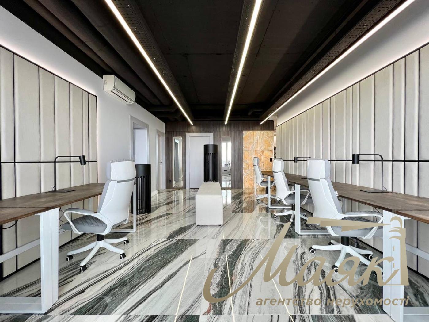 Sale of office with tenant Business Center Carnegie, Klovsky descent street