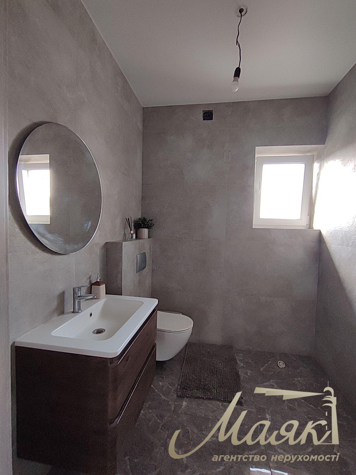 Продажа двухэтажного дома с ремонтом 209м2 в с. Ходосовка