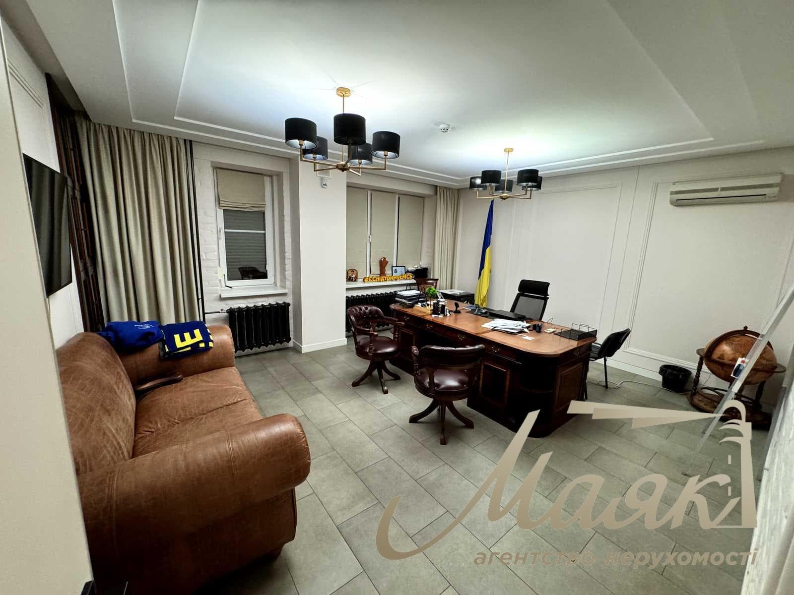 Оренда офісного приміщення (272 м²) у центрі, вул. Шовкова, 7-А