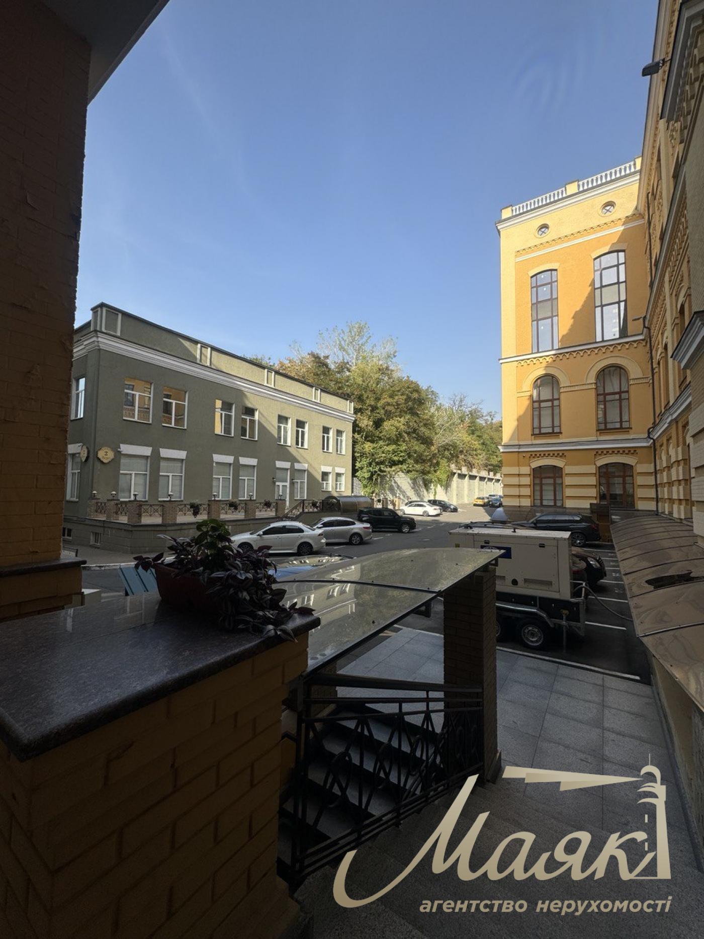 Аренда офисного помещения 336м2 в бизнес центре, ул. Бульварно- Кудрявская, м. Золотые ворота