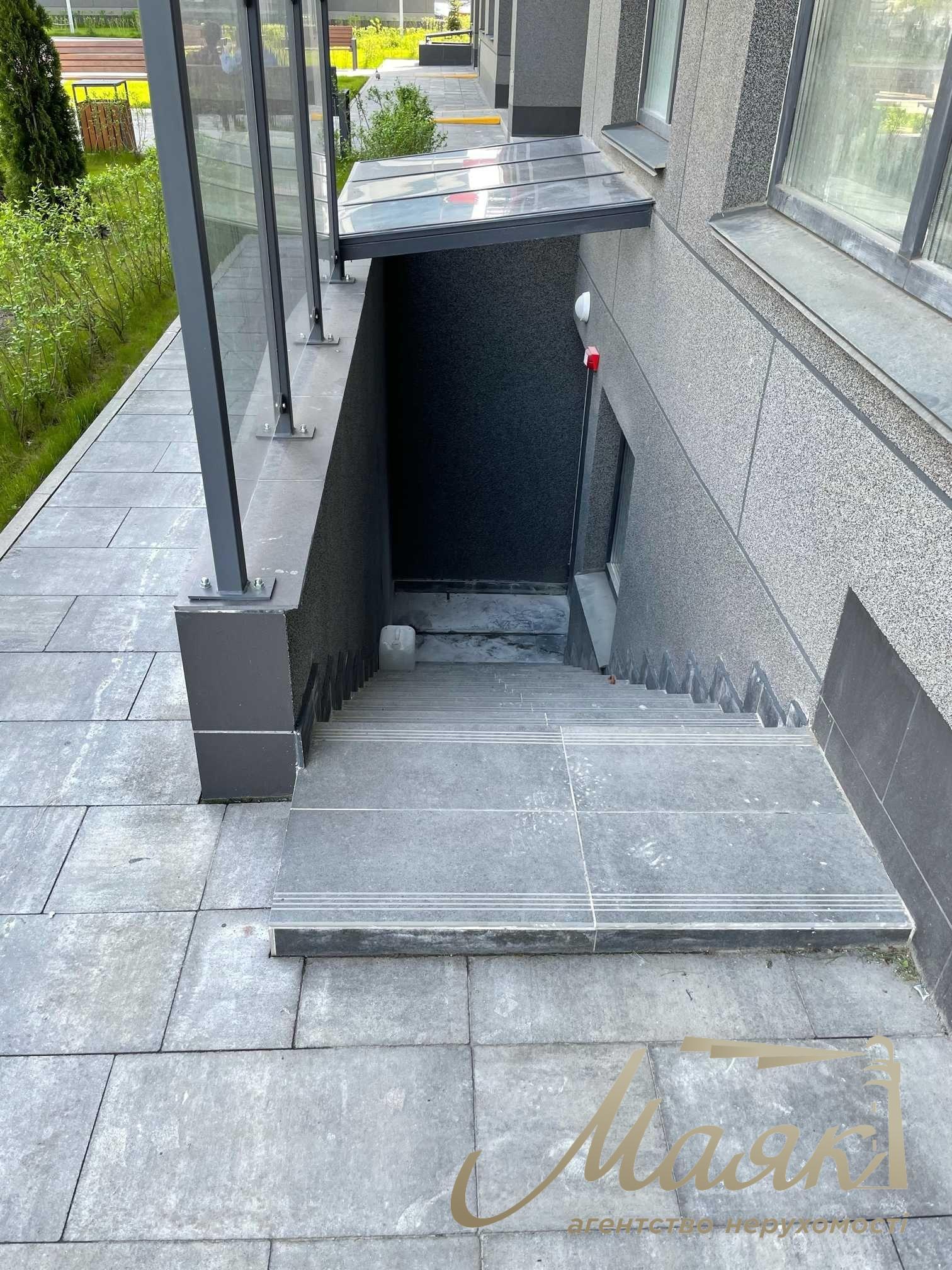 Продаж фасаду 210м2, метро Лівобережна, ЖК Галактика, будь-який вид діяльності