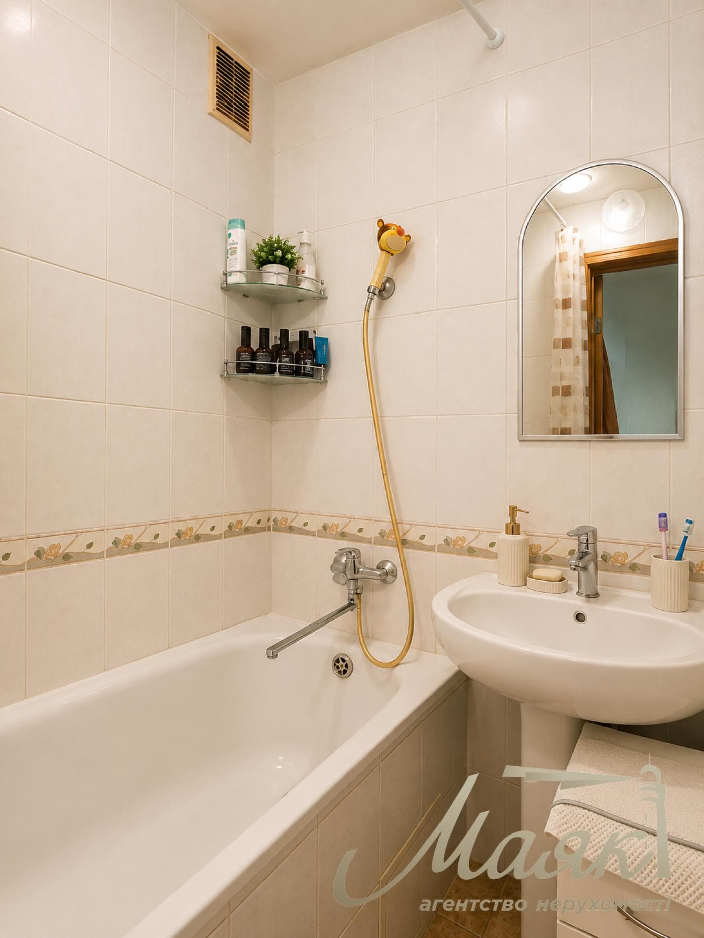 Продаж 2-кімнатної квартири площею 47,6 м² з ремонтом, вул. Левка Лук’яненка, 2Б, район Оболонь, Київ