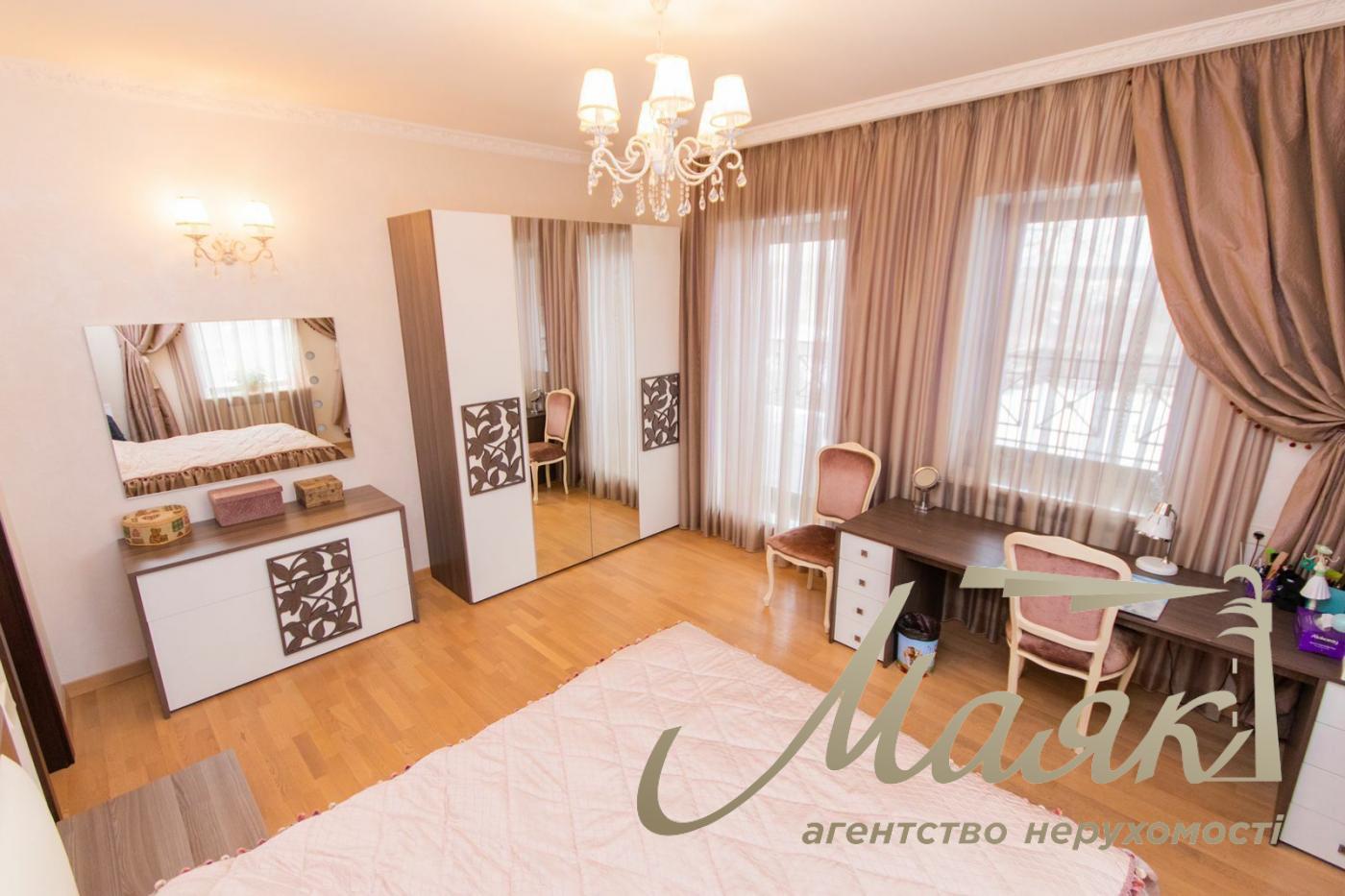 Продажа дома 280м2 на 15 сотках в Хотове., Авторский ремонт.