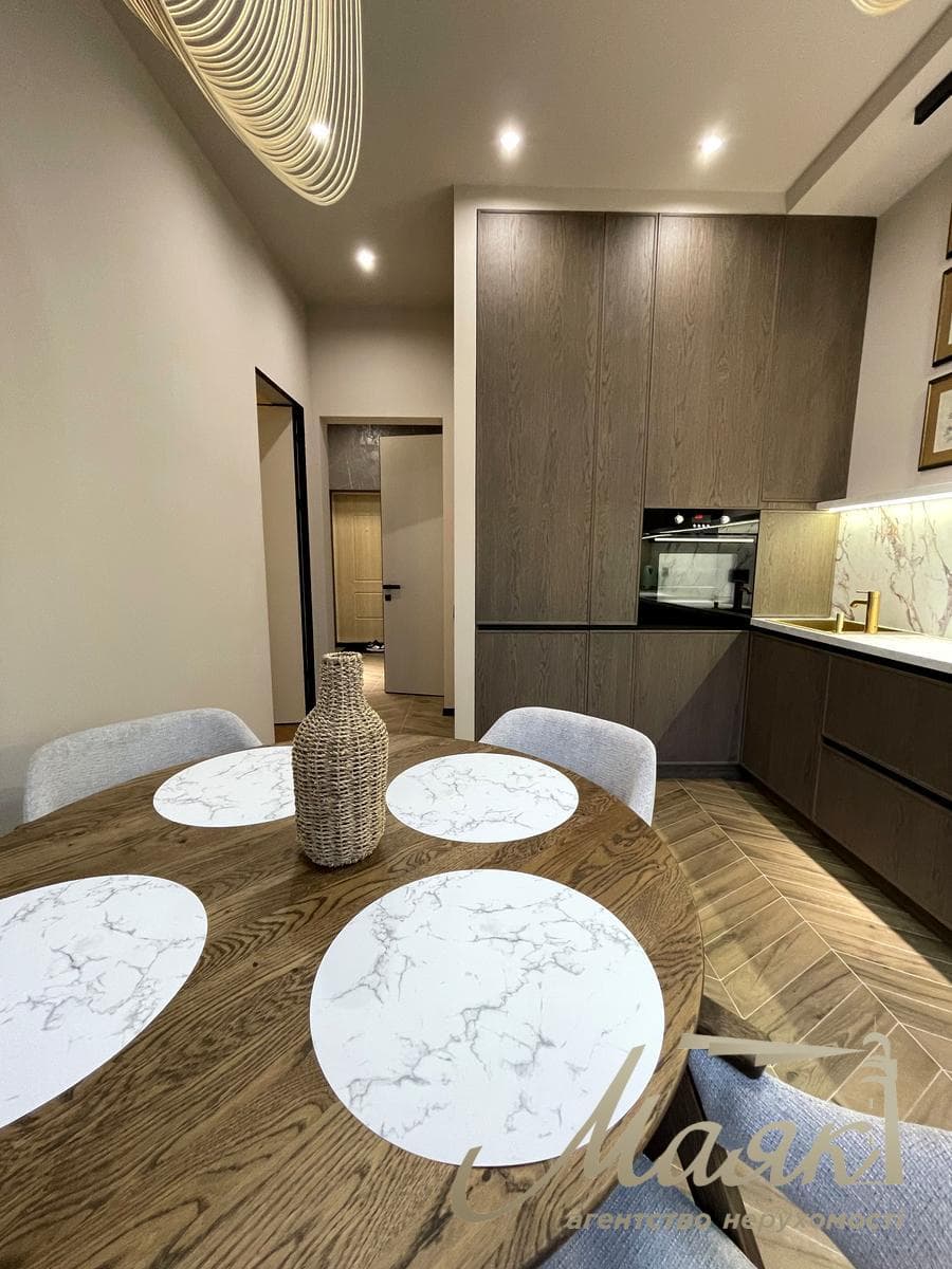 Продаж 2-кімнатної квартири площею 50 м² у ЖК «Новопечерські Липки», вул. Андрія Верхогляда (Михайла Драгомирова), 3