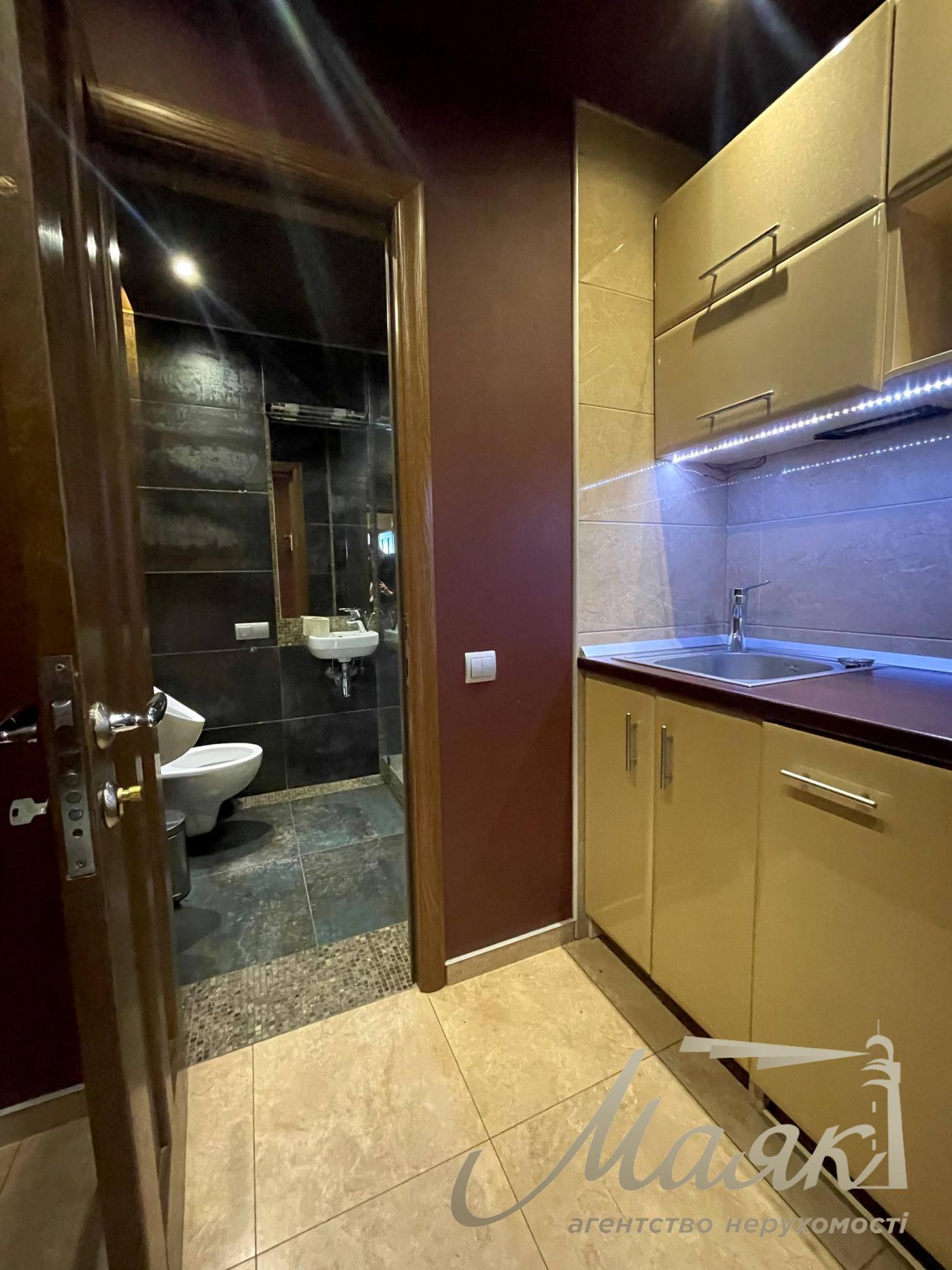 Оренда офісу 170м2 БЦ Сапфір, Хрестовий провулок 2 . Печерський район