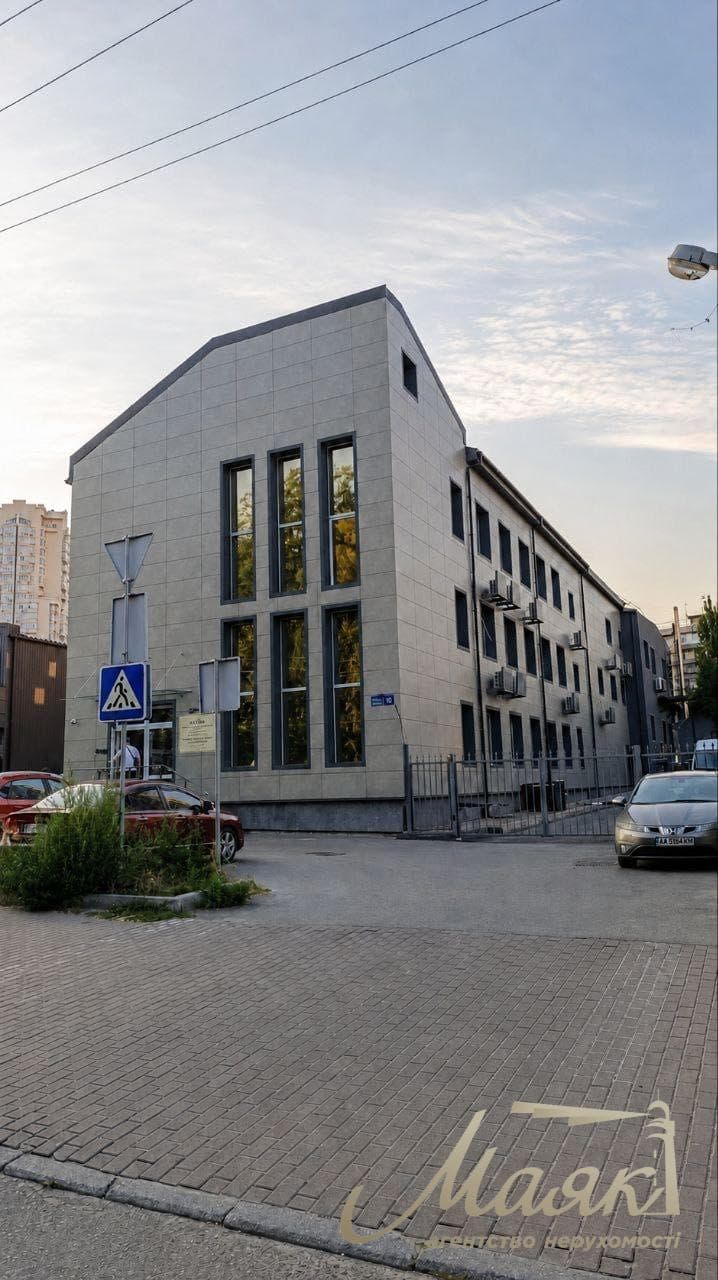 Продаж земельної ділянки (930 м²) за адресою: вул. Г. Шаповала, 10, Солом'янський район