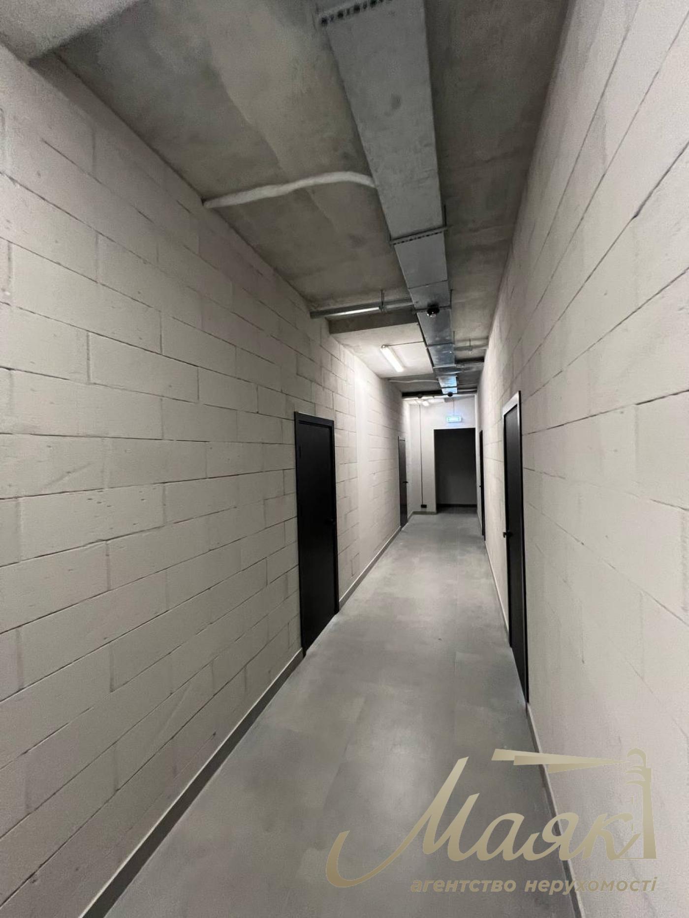 Оренда офісу 375м2 в БЦ Графіт, вул.Степана Бандері, Оболонський район.