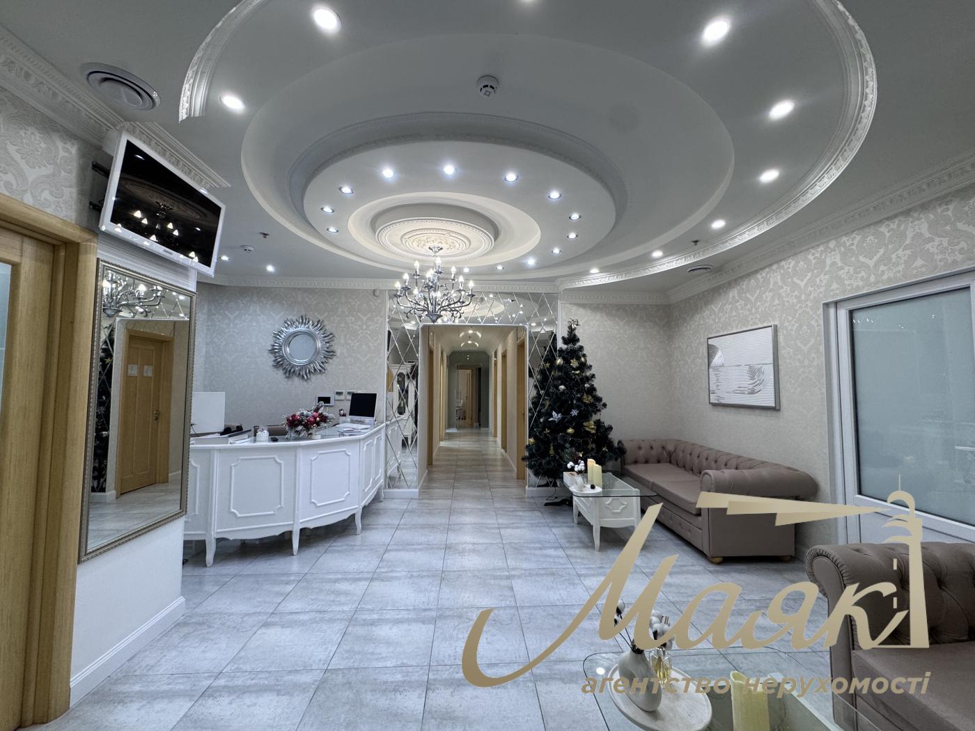 Sale of facade premises on the streets Dneprovskaya embankment, Osokorki, Poznyaki.