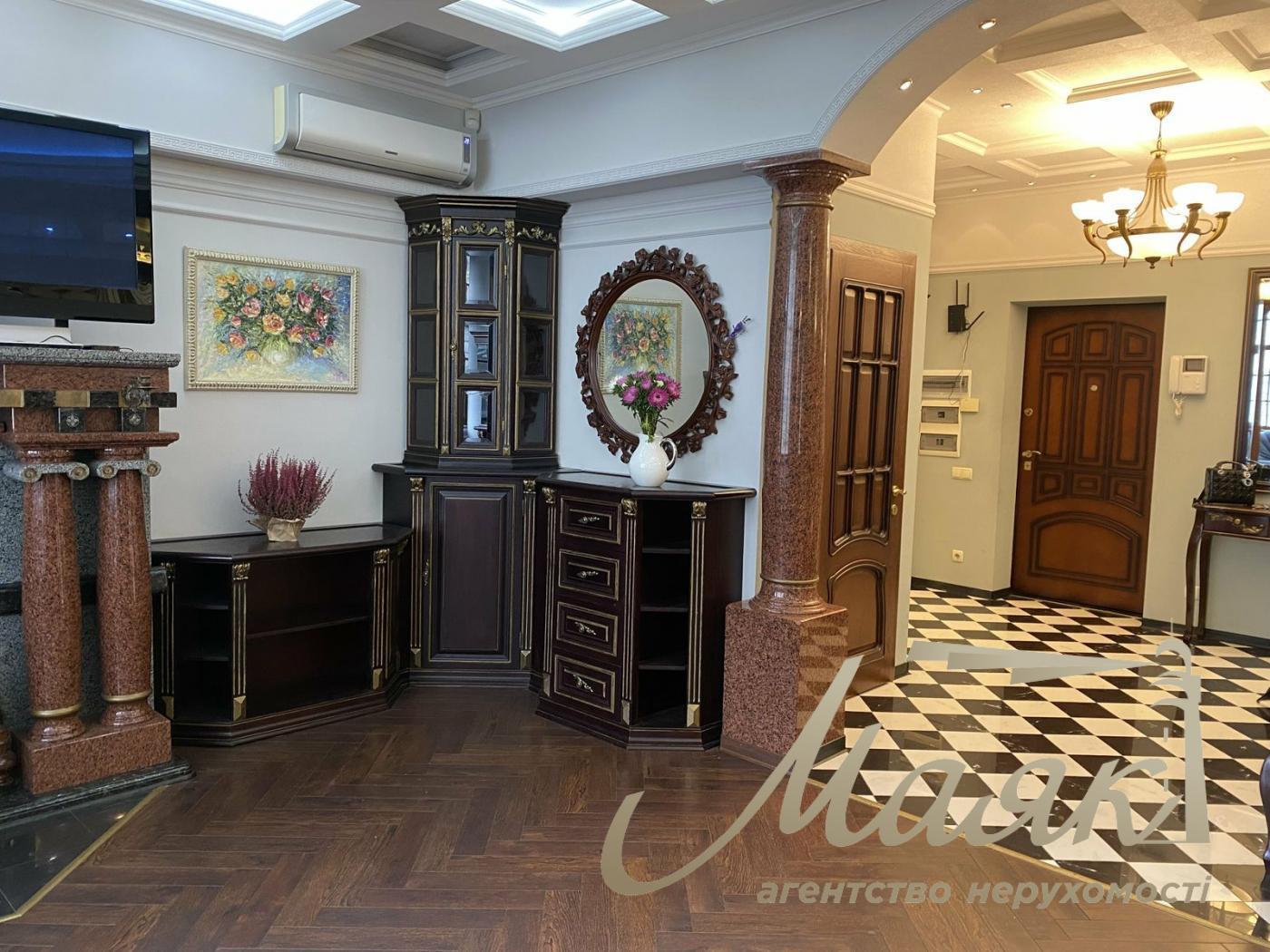 Rent a 3-room apartment in the residential complex Botanic Towers