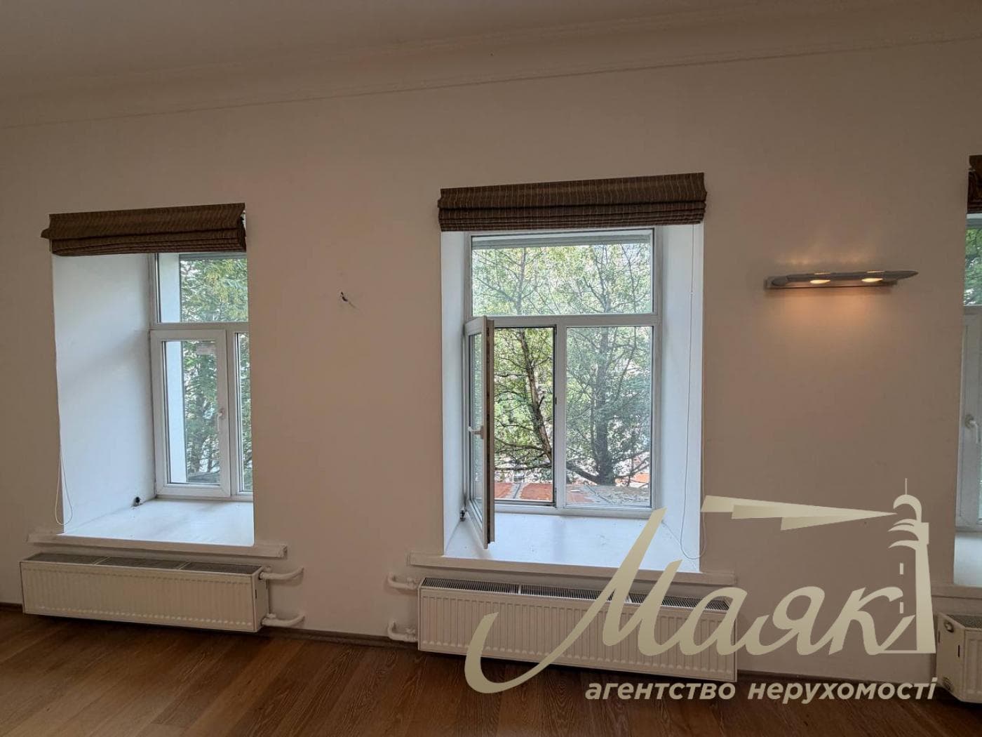 90-square-meter office for rent at 16 Lyuteranskaya St., Lipki, Khreshchatyk.