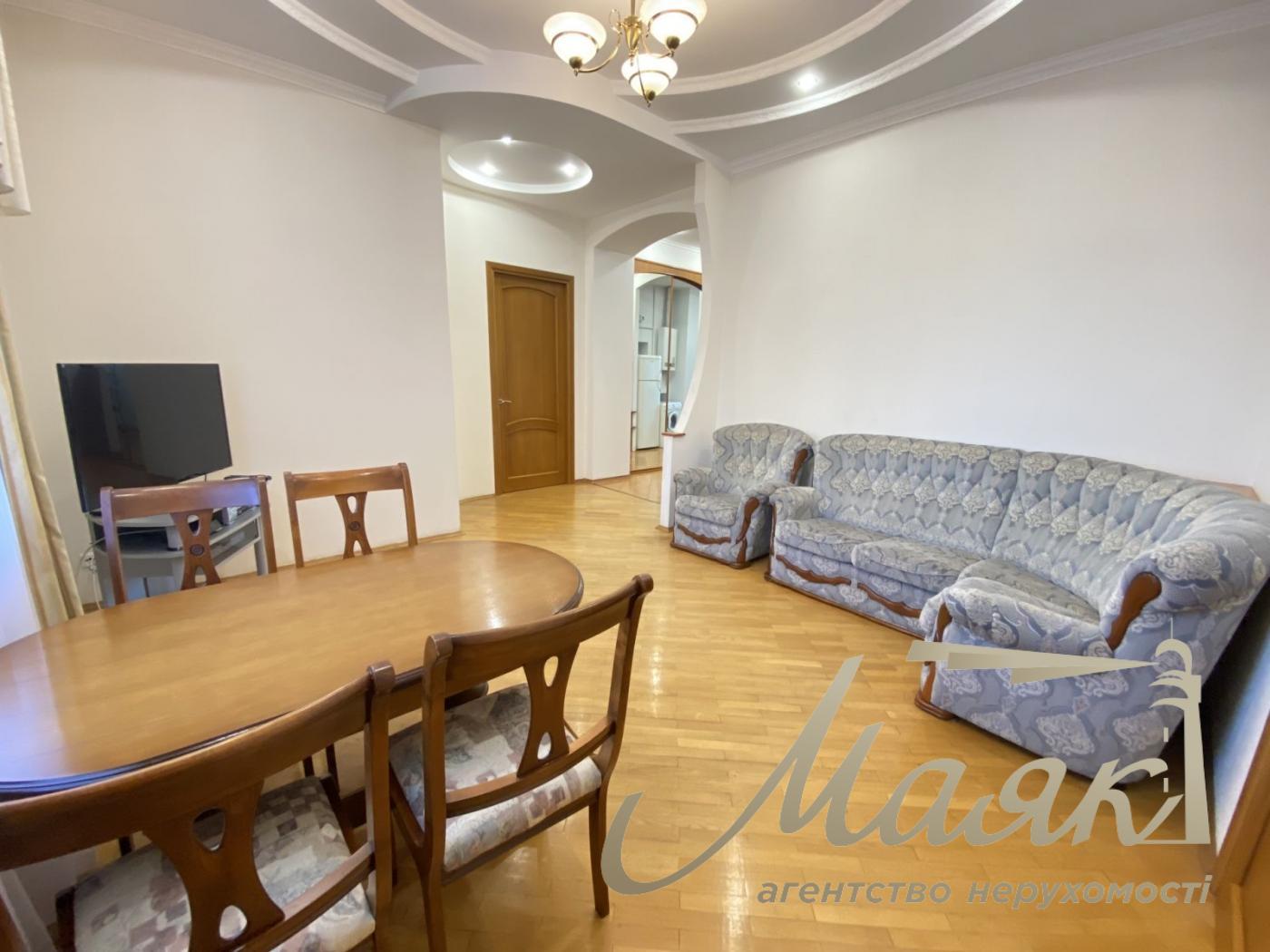 Аренда 3к. квартиры, ул. Антоновича (Горького), 4/6, Центр