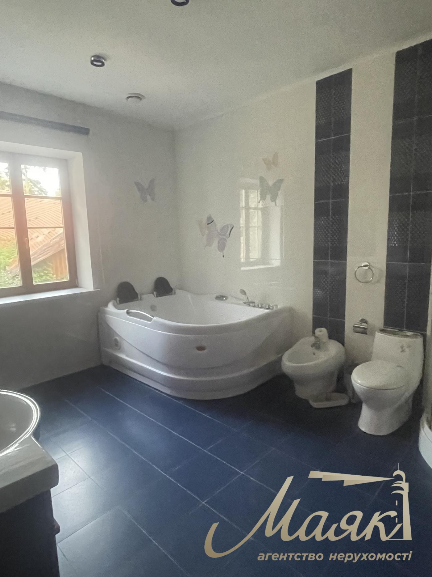 Оренда будинку Пуща Лісова, Мощун, закрите містечко з Лісом та Озером