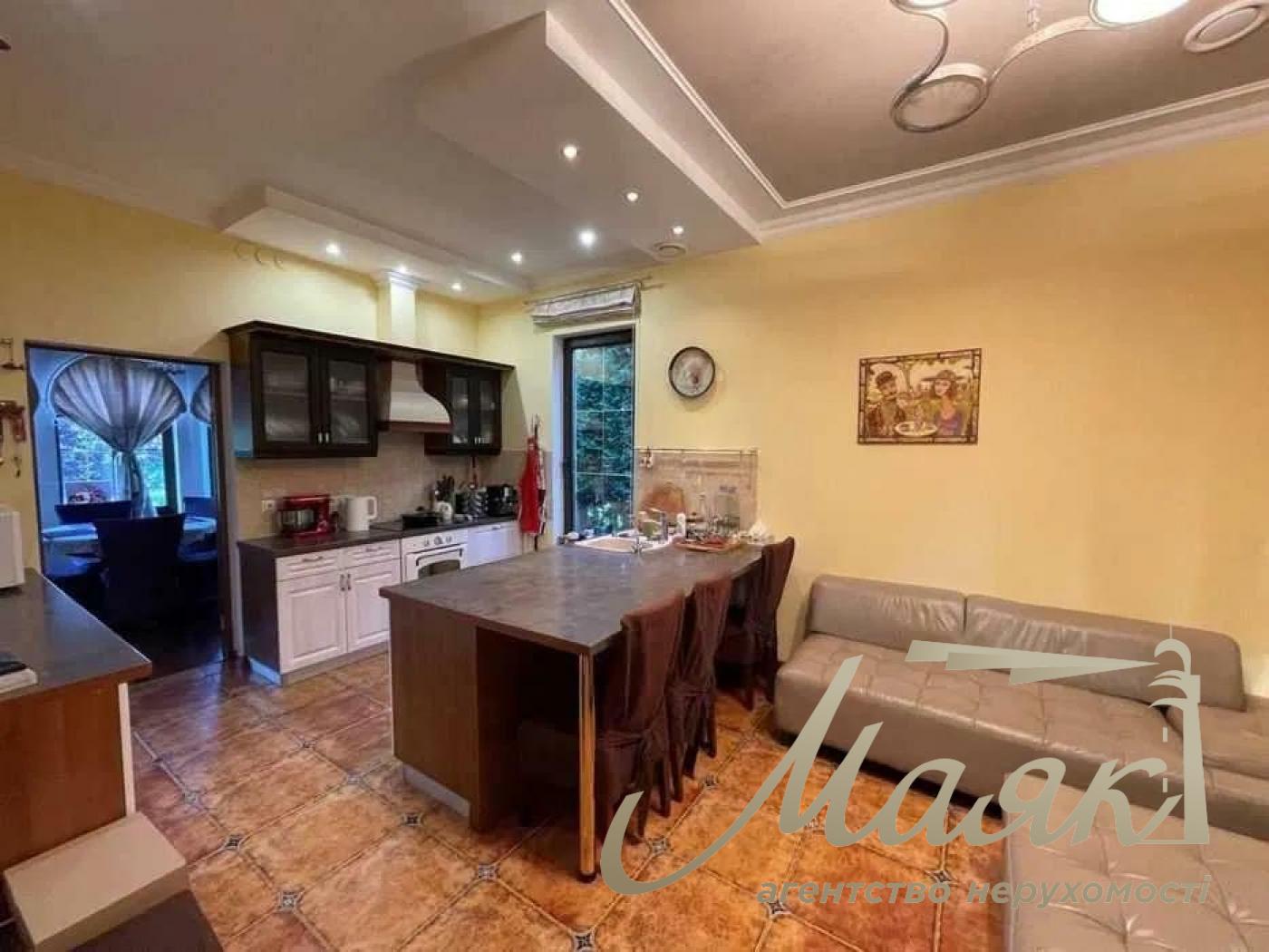 Sale of a 2-storey house 290m2 in the village of Novye Bezradichi