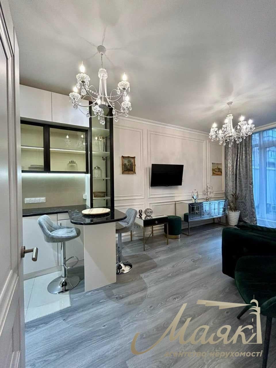 Оренда 2-кімнатної квартири в ЖК Кадор, 105м², Голосіївський район, Центр, Київ