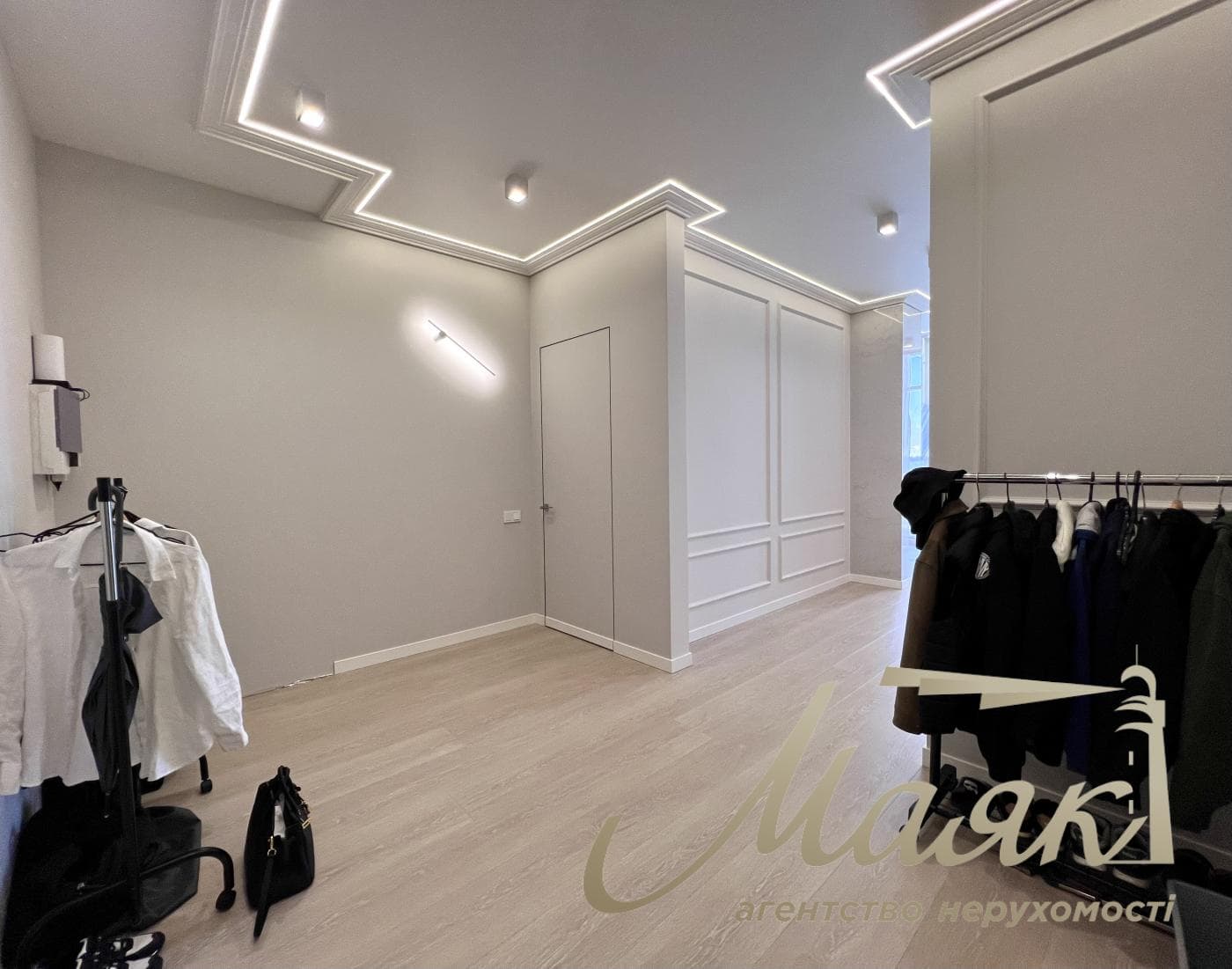 Продаж 1-кімнатної квартири з гарним видом (58,4 м²) у ЖК «Riverstone», вул. Дніпровська Набережна, 10-Д