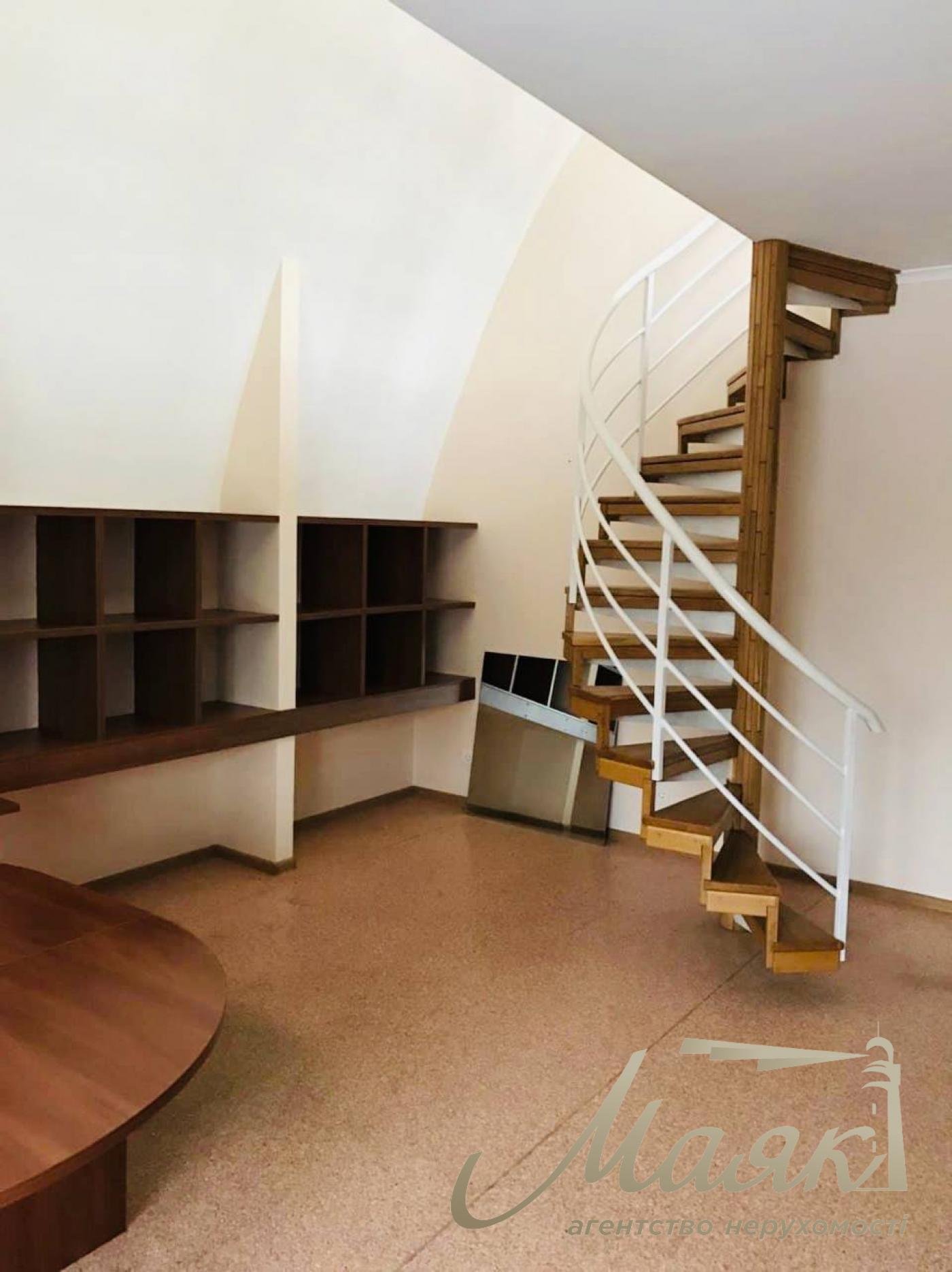 Аренда офиса 258м2 в центре Киева, ул. Антоновича.