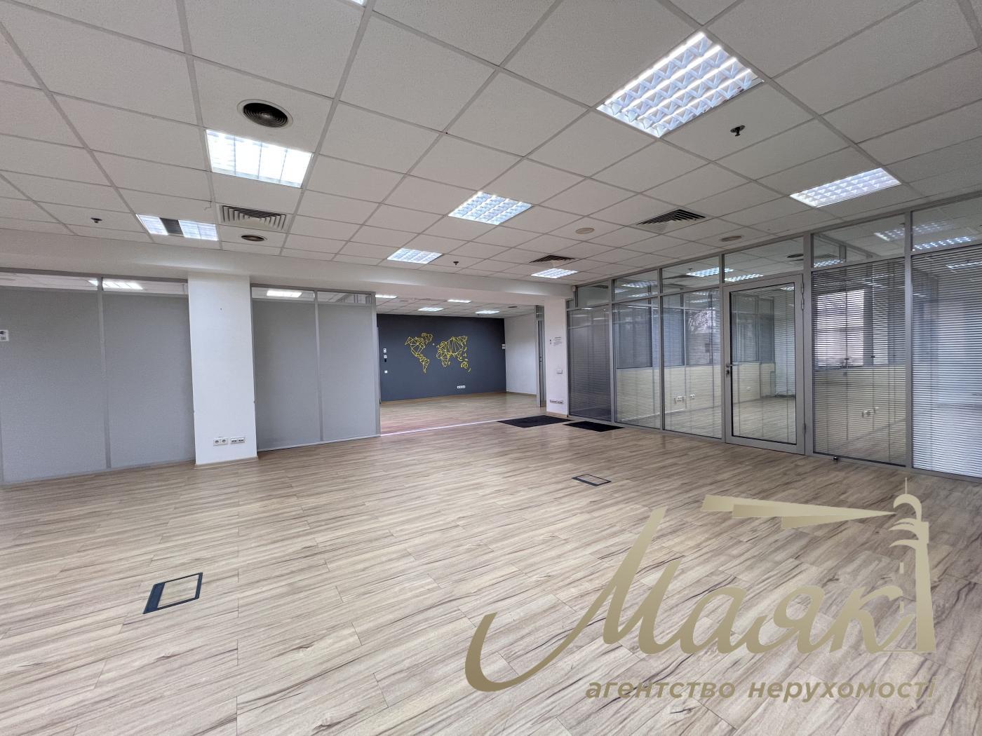 Оренда офісу 285 кв.м. в БЦ Леонардо вул.Богдана Хмельницького 52/17
