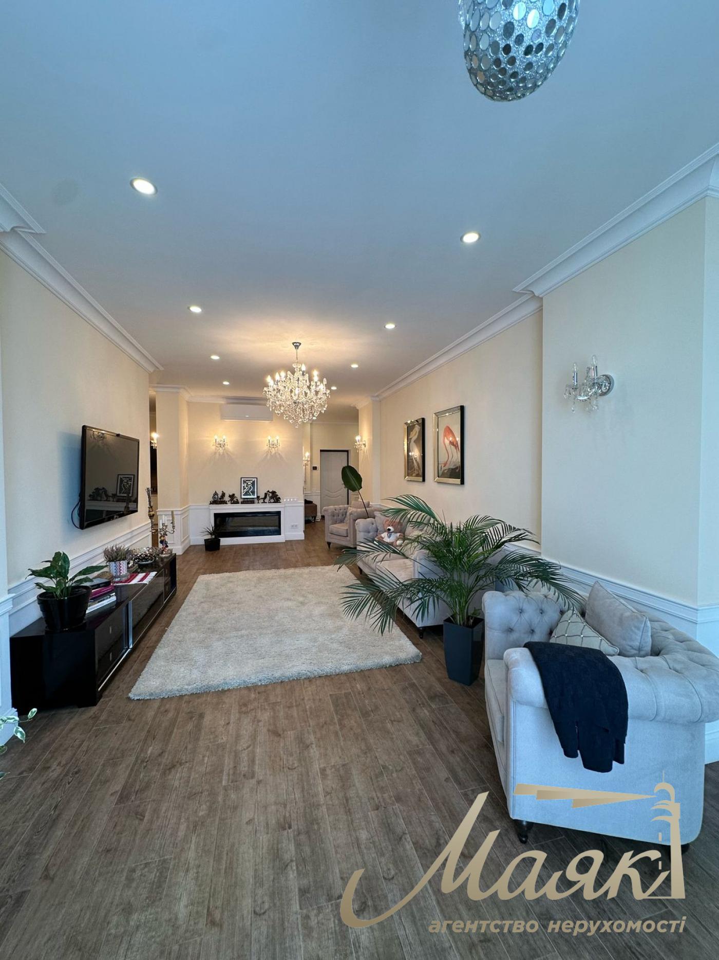 Sale of apartment 156m2 in residential complex Novopecherskie Lipki, Andreya Verkhoglyada st., Pechersk, Kyiv