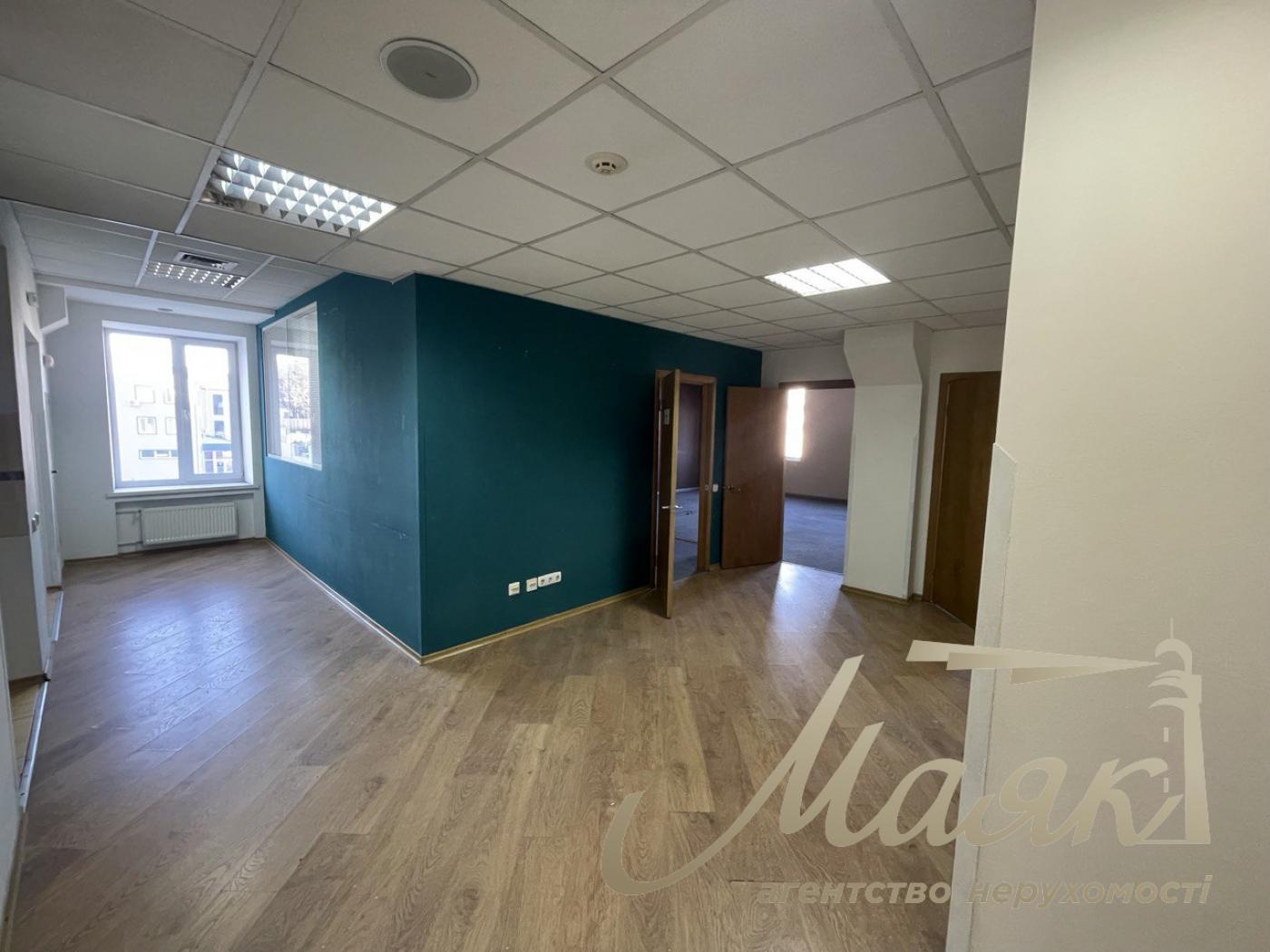 Аренда офисного помещения 320м2 в бизнес центре, метро Олимпийская
