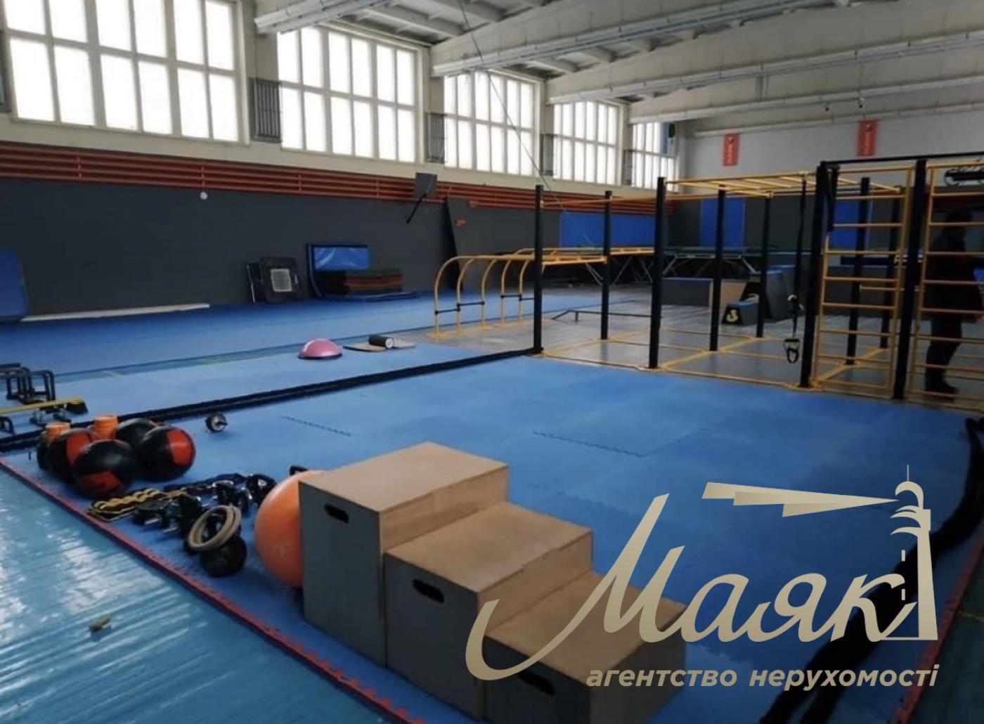 Оренда окремо розташованого спортивного комплексу Видубичі Під Дарницьким мостом