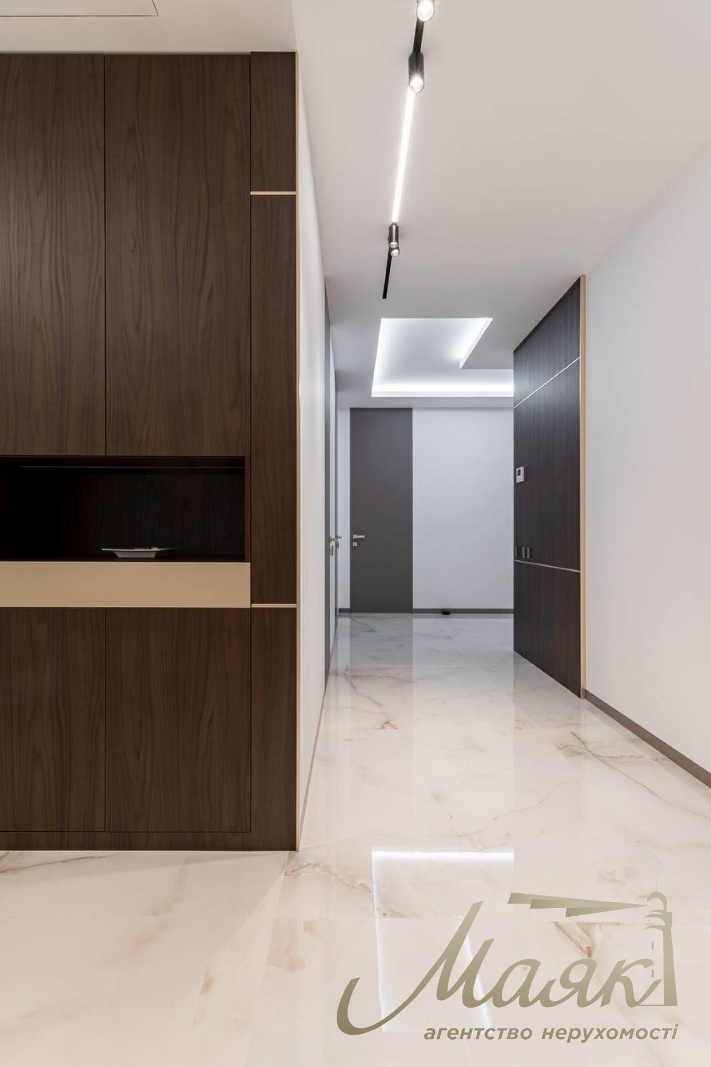 Аренда квартиры 125м2 в ЖК «Новопечерские Липки» Драгомирова/Верхогляда, Печерский район, Киев