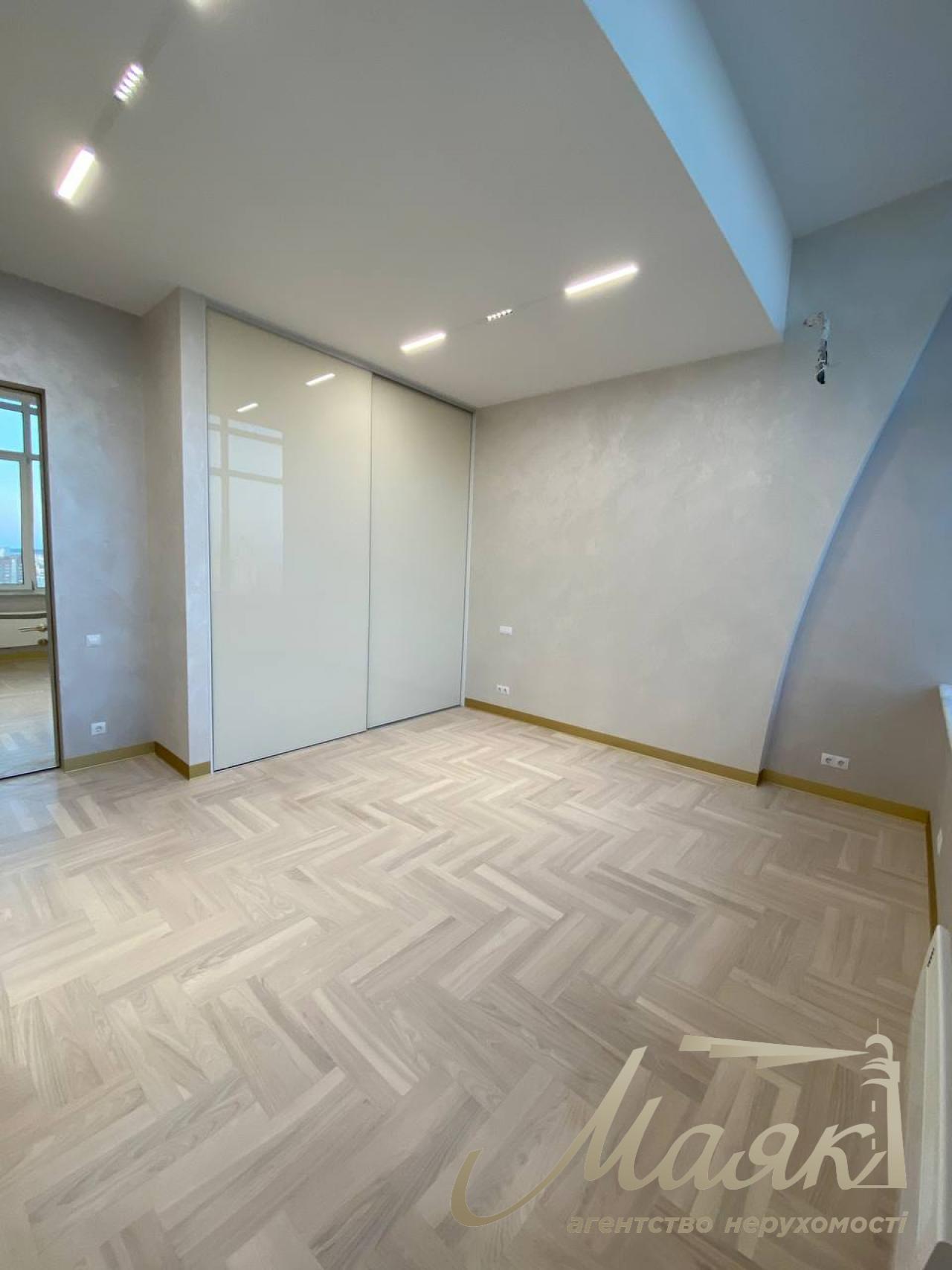 Продаж 3к квартири 97м2 з дизайнерським ремонтом у ЖК River Stone Рівер Стоун