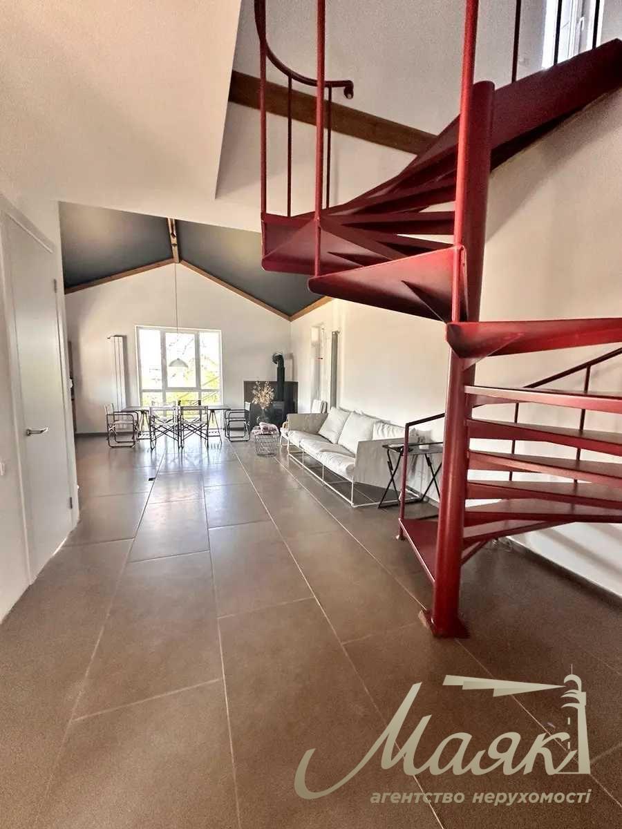 Продаж двоповерхового будинку 134м2 у с. Ходосівка, 15 хвилин до центру Києва.