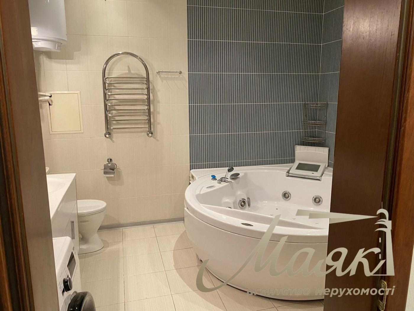 Rent a 3-room apartment in the residential complex Botanic Towers
