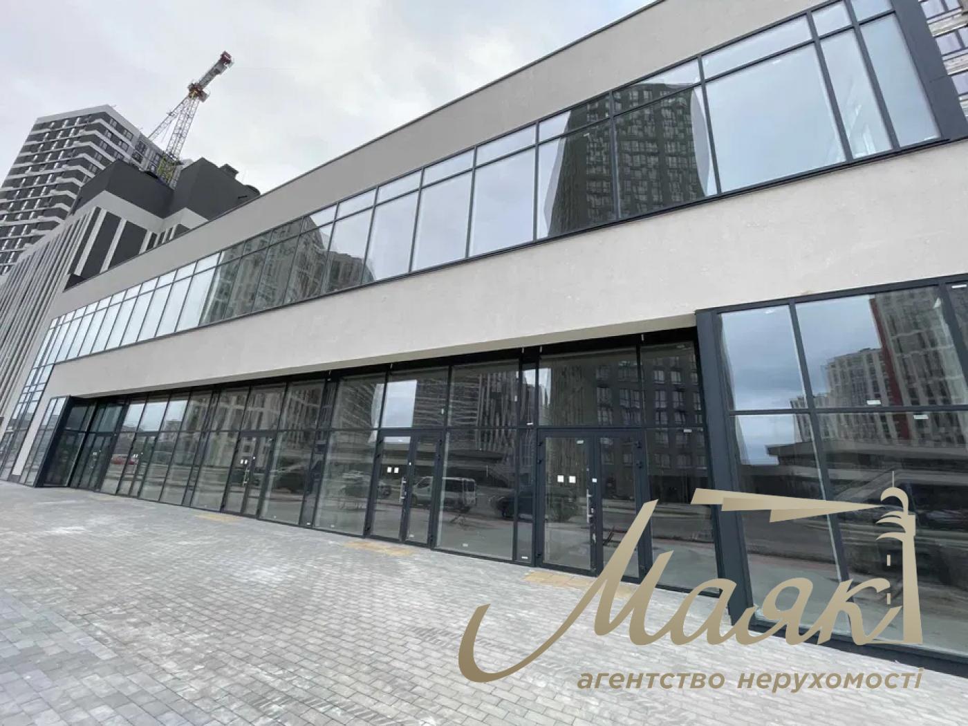 Rent of facade 57 sq.m in residential complex Varshavsky 3