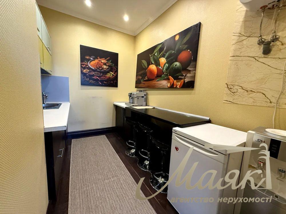 Office space for rent 120 m2 in Obolon Residence Minskskaya Residential Complex