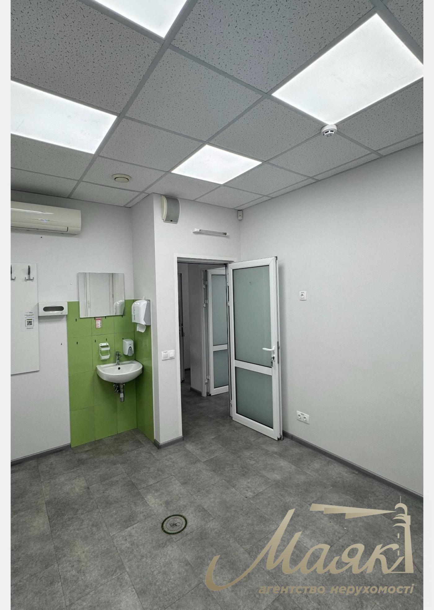 Оренда фасадного приміщення