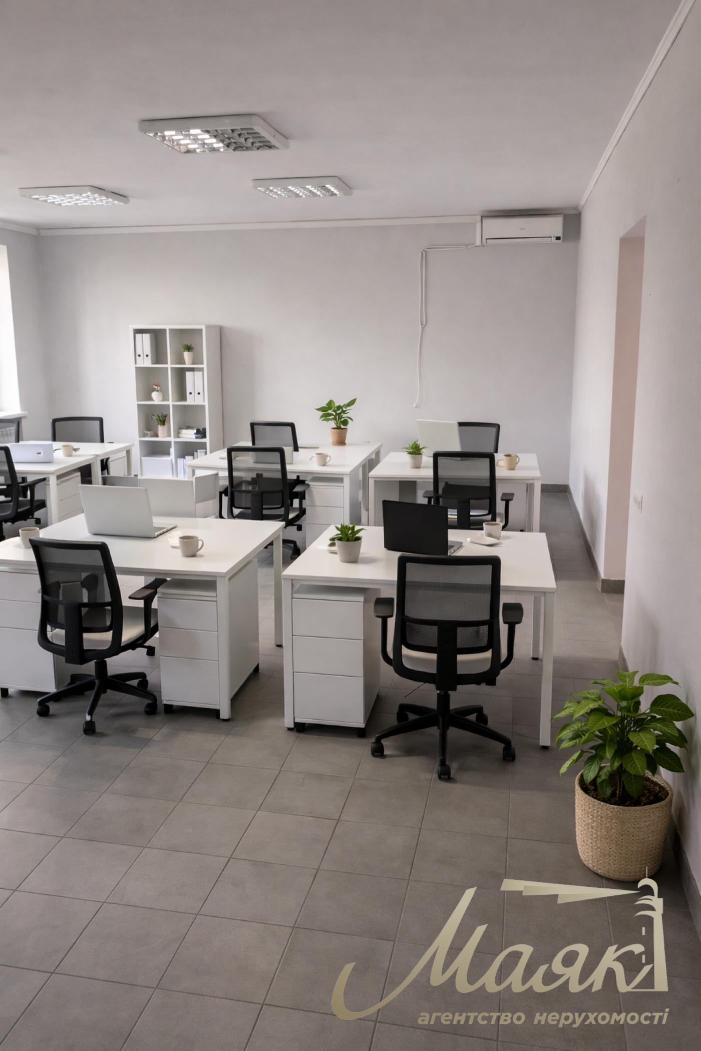 Продажа фасадного коммерческого помещения 89м2 в проходном и перспективном месте — поворот на ЖК «Комфорт Таун».