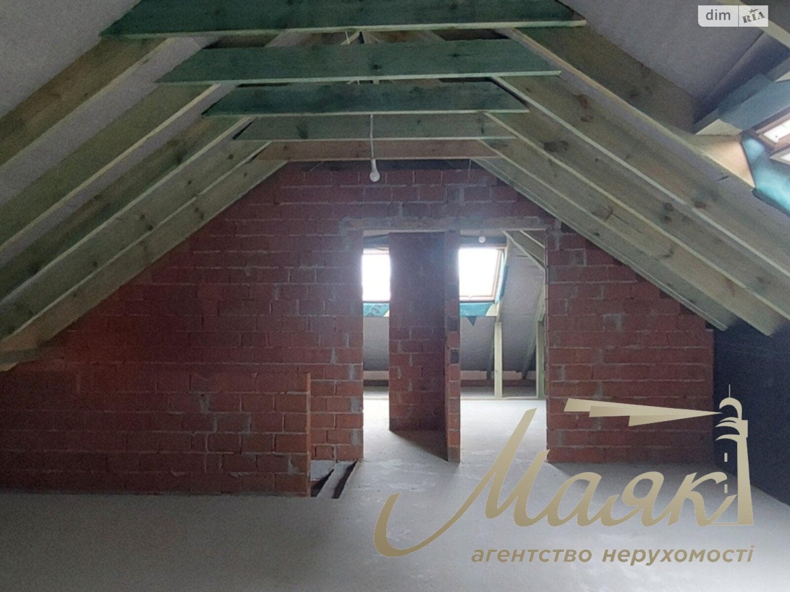 For sale 2 storey house with a plot of 5 hectares, 163 sq. m, 4 rooms, on Marshal Voroshilova St. - ID 33446966