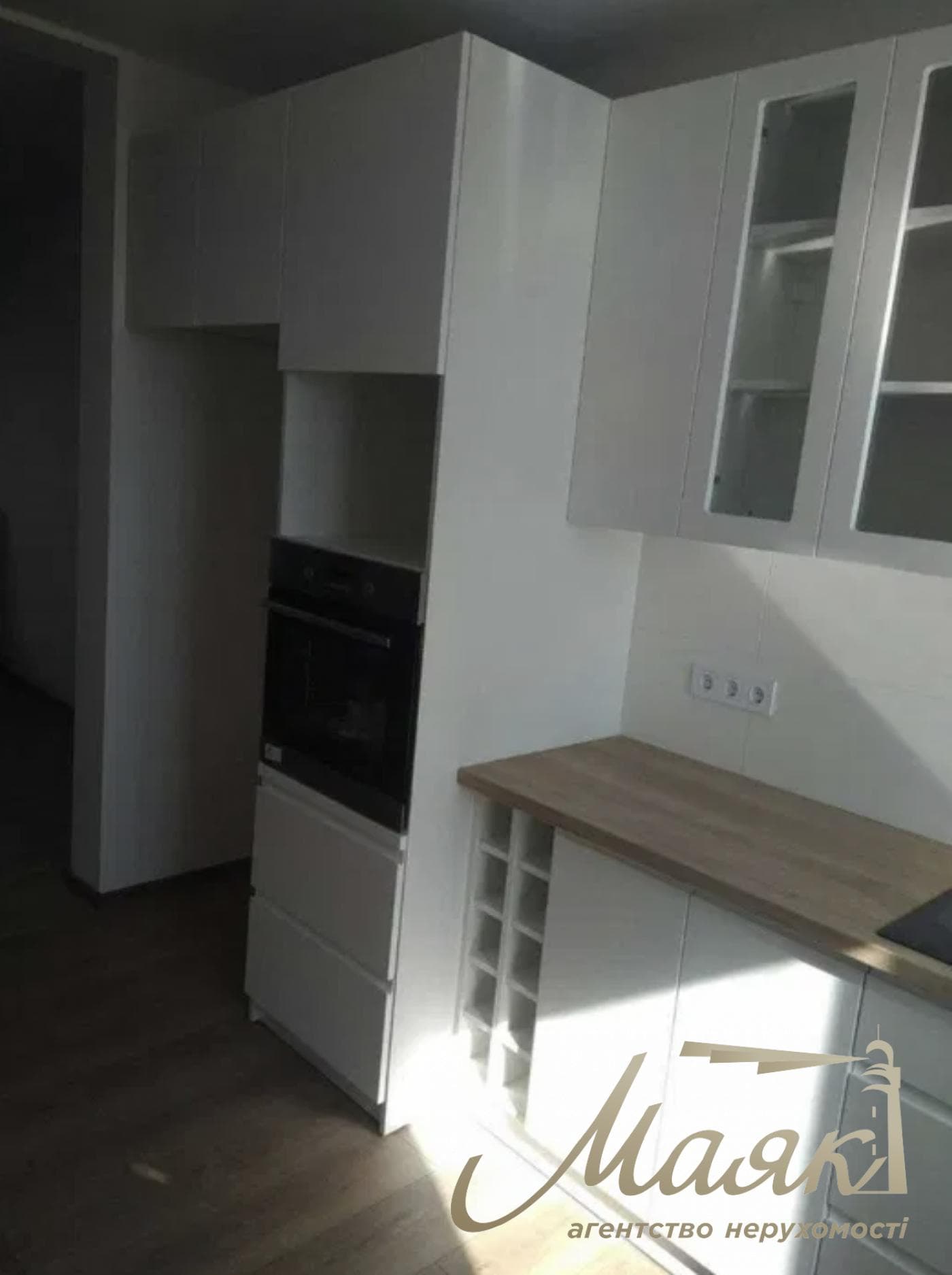Оренда 2-х поверхового таунхауса 113м2, в с. Ходосівка