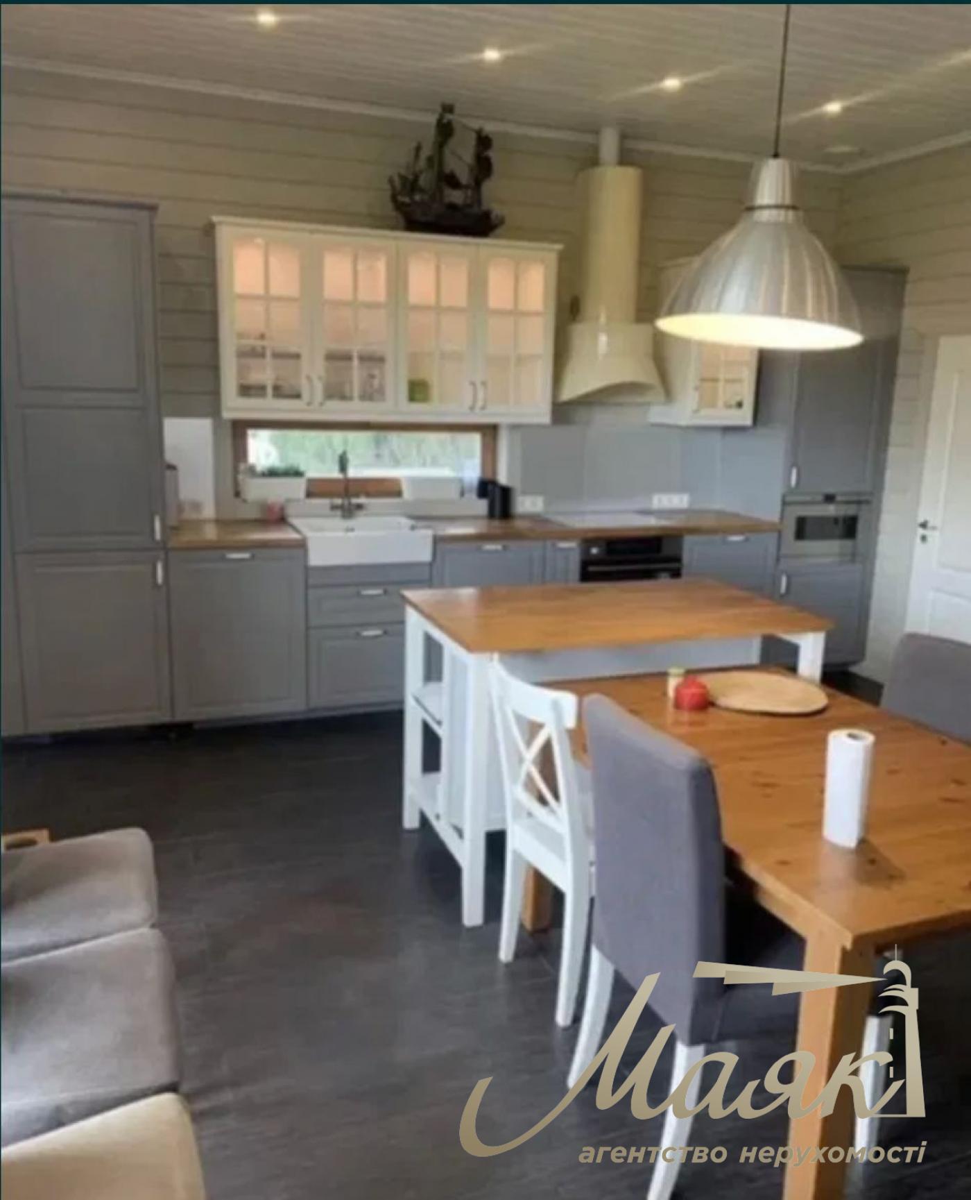 Оренда затишного будинку 280м2 з видом на озеро в Конча-Заспі, Хутір Мрігі.