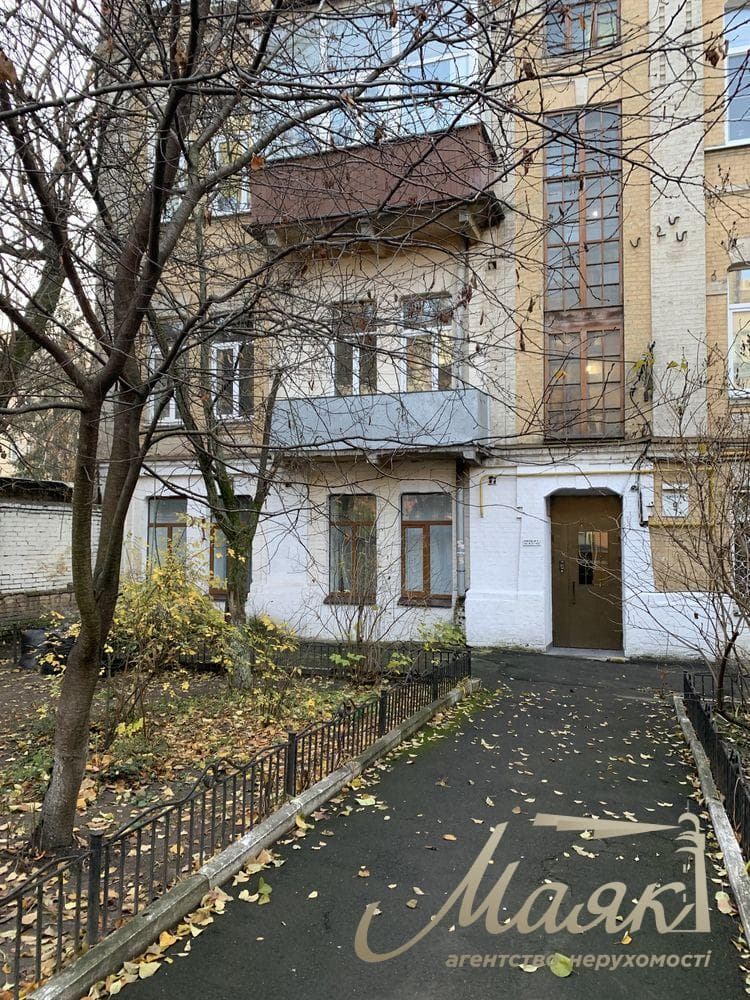 Продаж комерційного приміщення площею 103,5 м², 1-й поверх + цоколь, вул. Липська, Печерськ