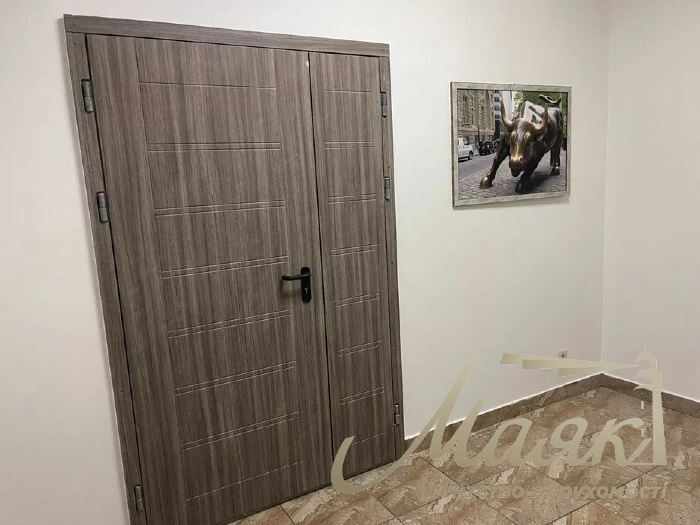 Office for rent 250m2 in Gloria Business Center, Nivki metro station