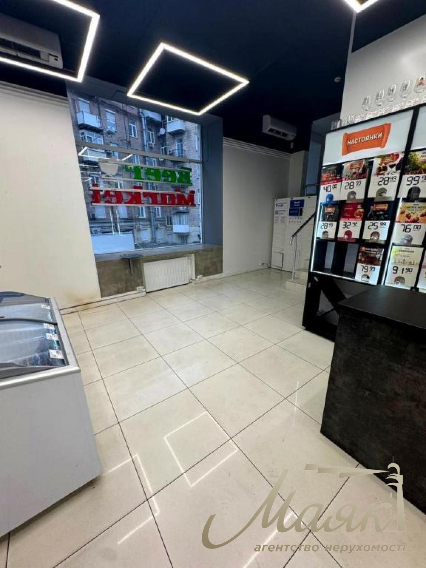 Оренда фасадного приміщення, вул. Лютеранська