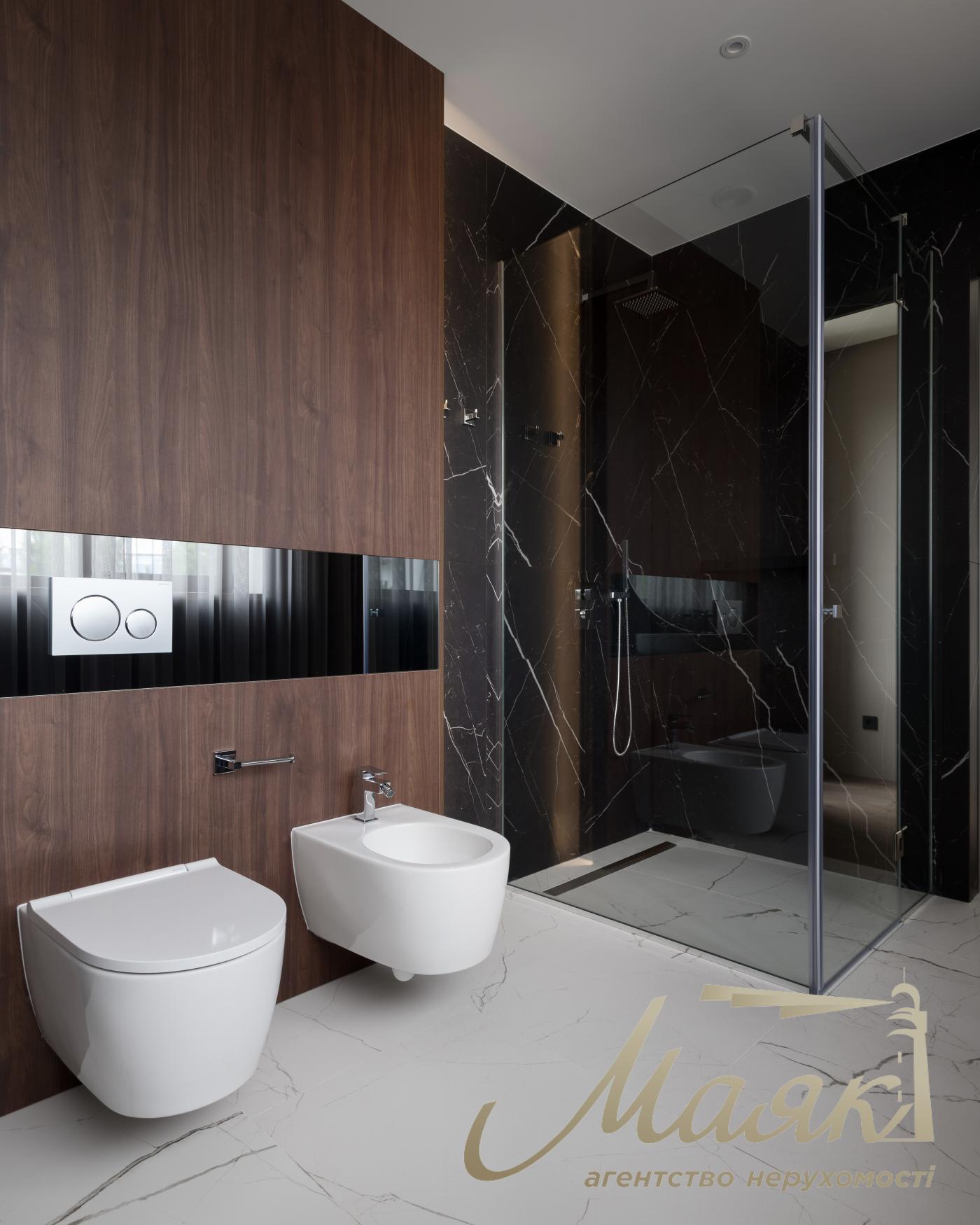 Sale of 2-storey townhouse 296m2, (3.5 hundredths) Kozin