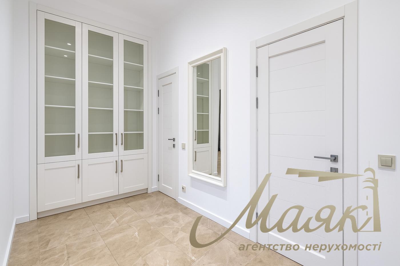 Оренда 3-кімнатної квартири в ЖК "Новопечерські Липки", вул. Андрія Верхогляда, Центр