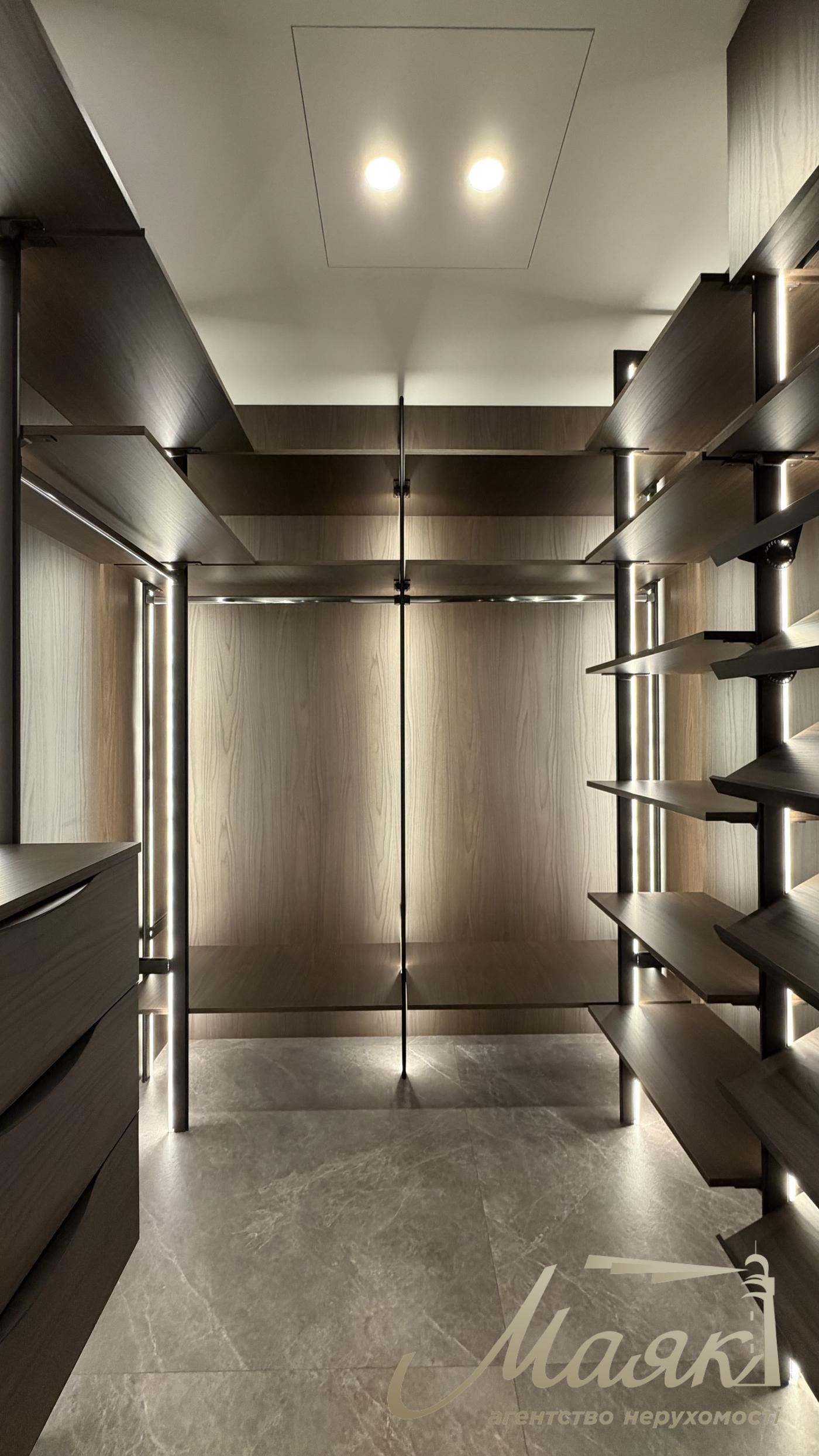 Продаж квартири 118м2 в ЖК Новопечерськие липки, ул. Андрея Верхогляда 15Б. (Михайла Драгомирова)