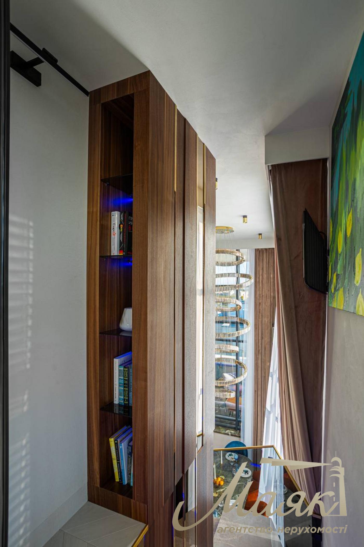 Продаж пентхауса 195 м² з терасою та дизайнерським ремонтом у ЖК Park Avenue VIP, Київ