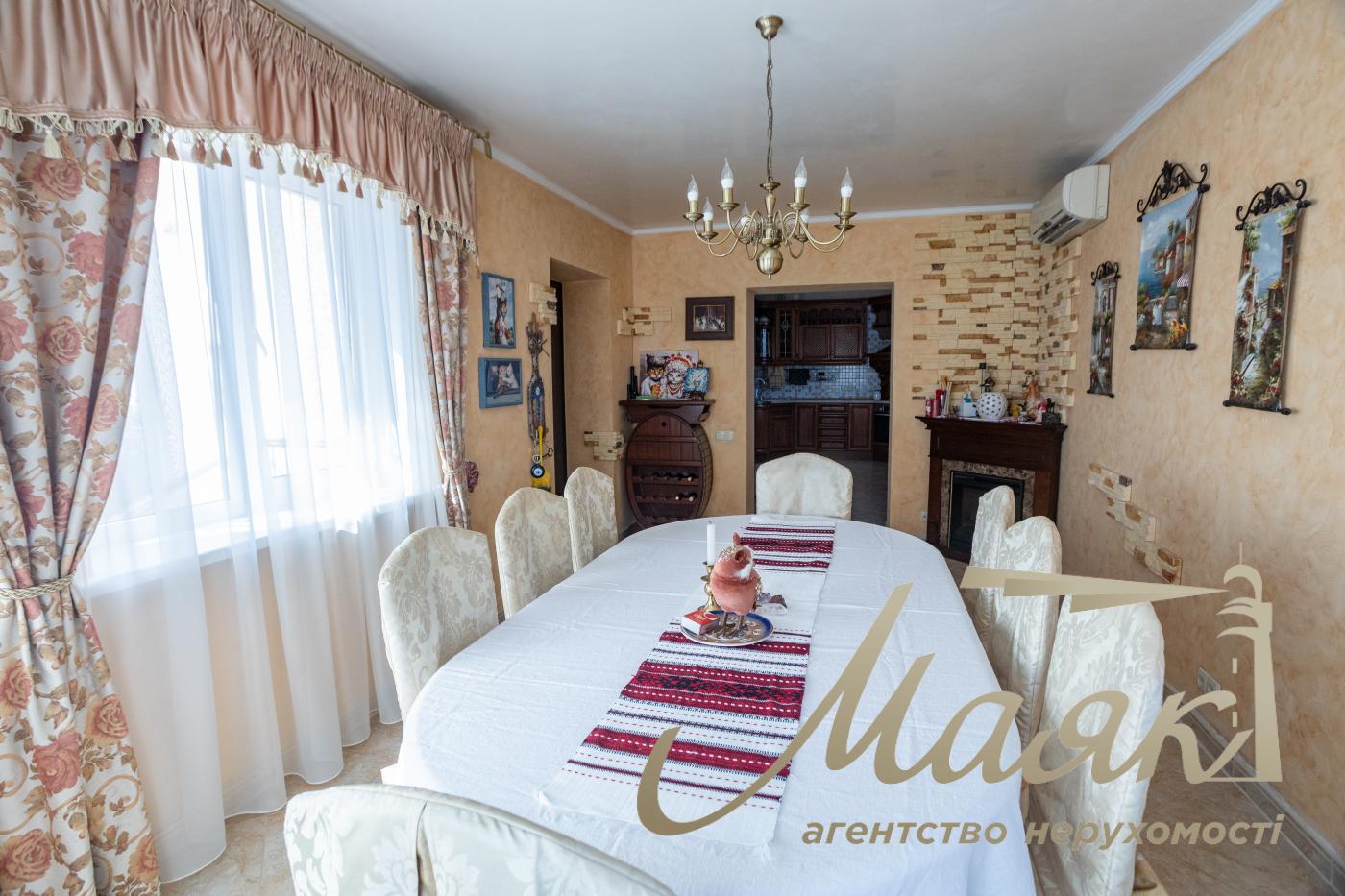 Продаж будинку Березівка, купити будинок в Березівці, будинок житомирское направавление купити, будинок з басейном купити Київська область