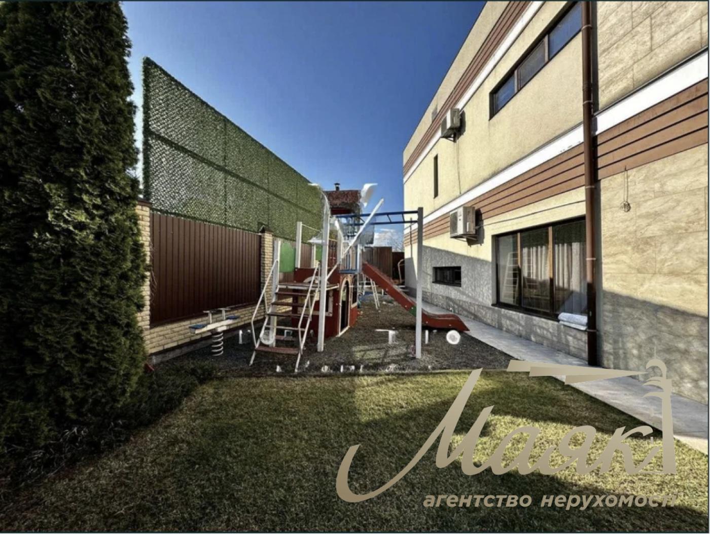 Аренда 2-х этажного дома 321м2 + гостевой дом, Остров Водников, Голосеевский район