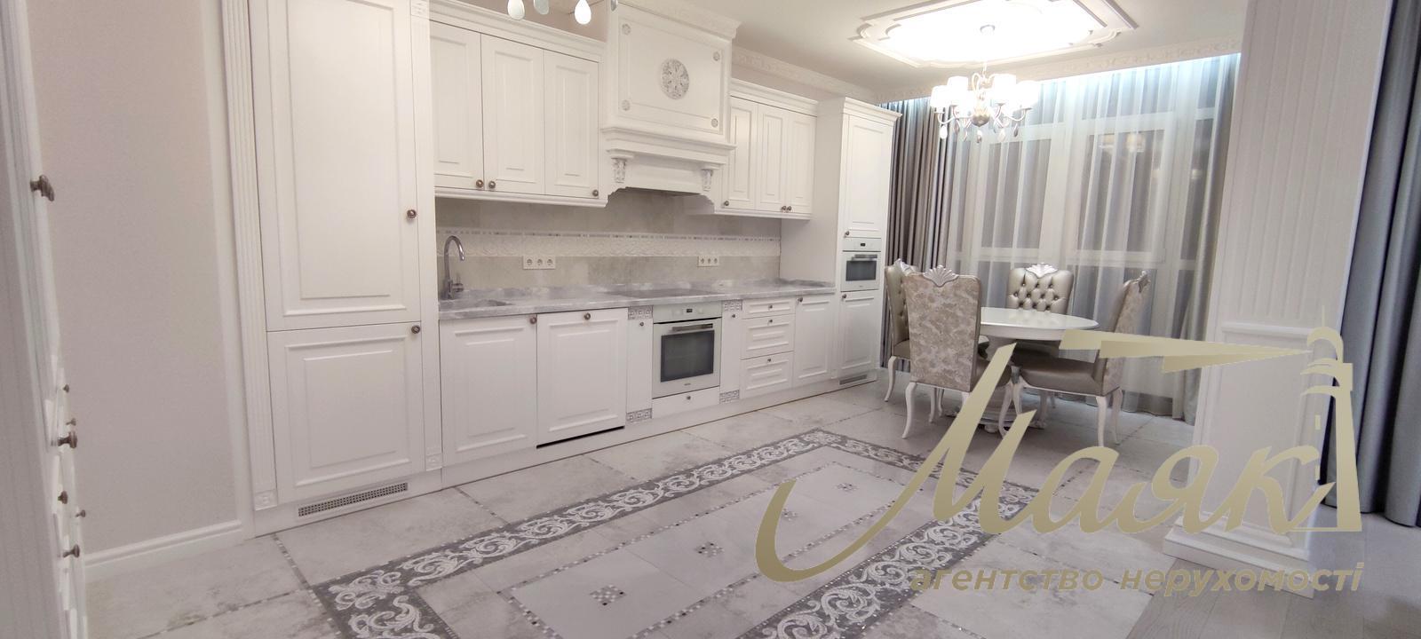 Продаж 5-кімнатної квартири 210 м² у ЖК "Новопечерські Липки" (вул. Верхогляда, колиш. Драгомирова, 11) Печерський район, Київ.