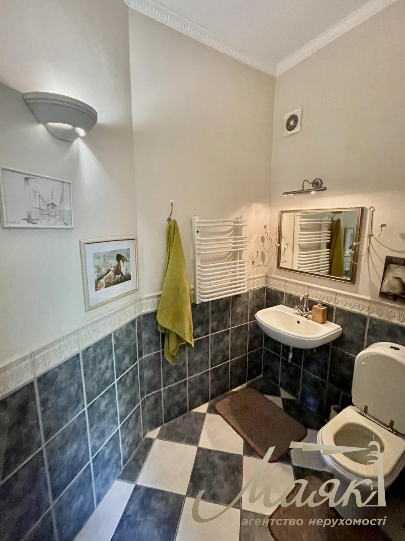 Sale of house (430m2) with swimming pool s.Lesniki