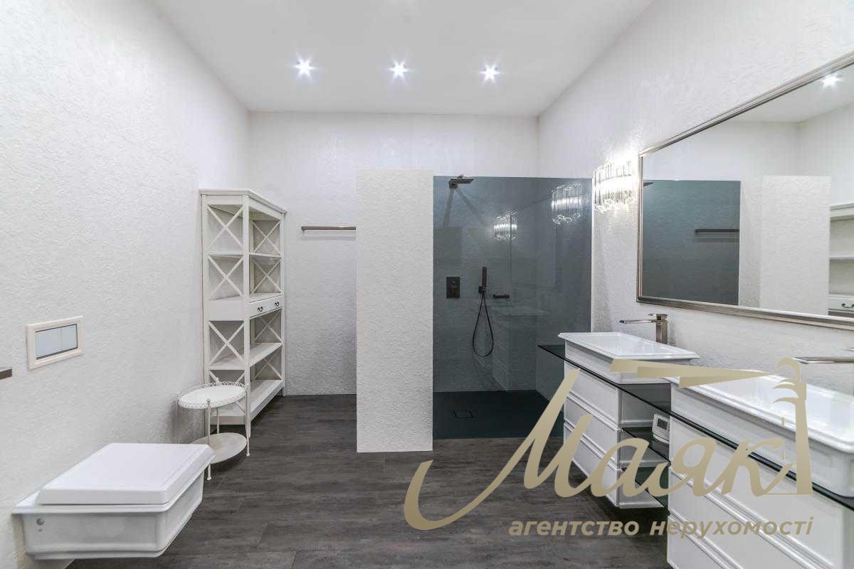 For sale 9-room penthouse with terrace in LCD "Novopecherskie Lipki", Pechersky district, Kiev, 660 m²