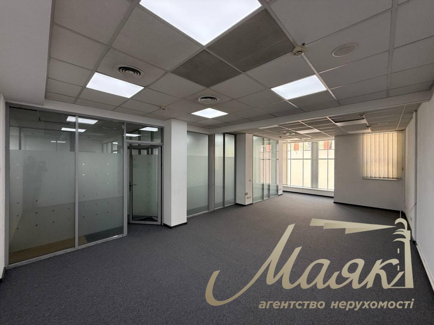 Оренда офісу площею 460 м² у бізнес-центрі «Капітал», Велика Васильківська, Центр